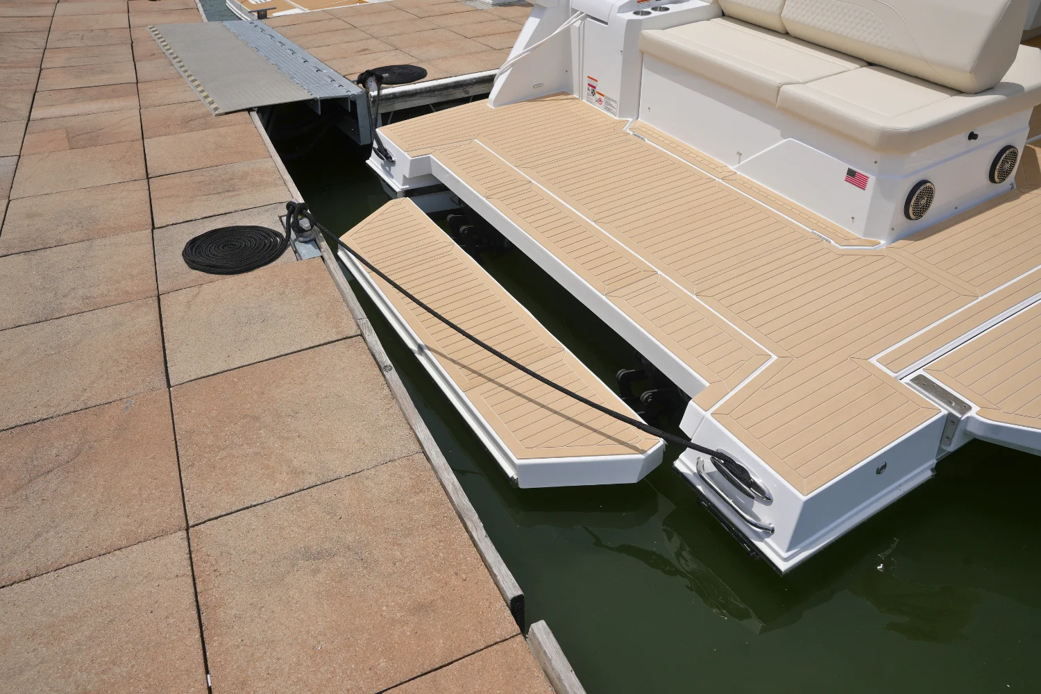 2026 Cruisers Yachts 38 GLS Image Thumbnail #9