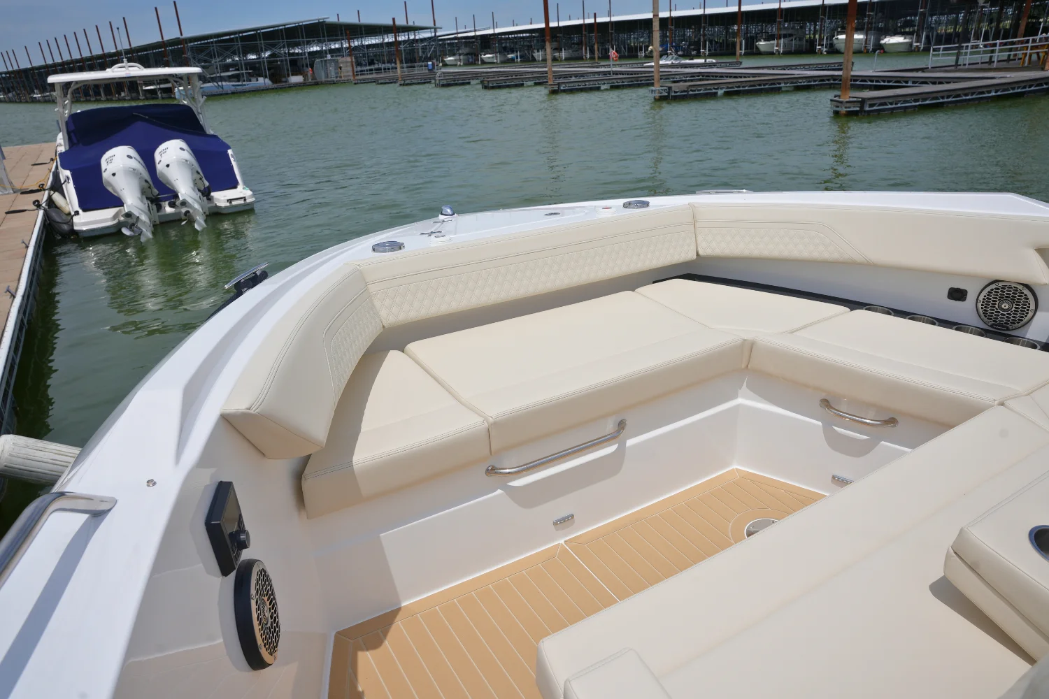 2026 Cruisers Yachts 38 GLS Image Thumbnail #47
