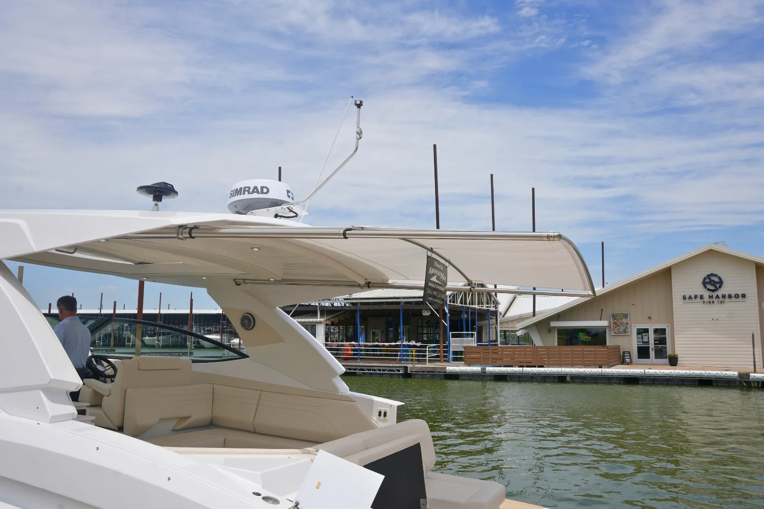 2026 Cruisers Yachts 38 GLS Image Thumbnail #13