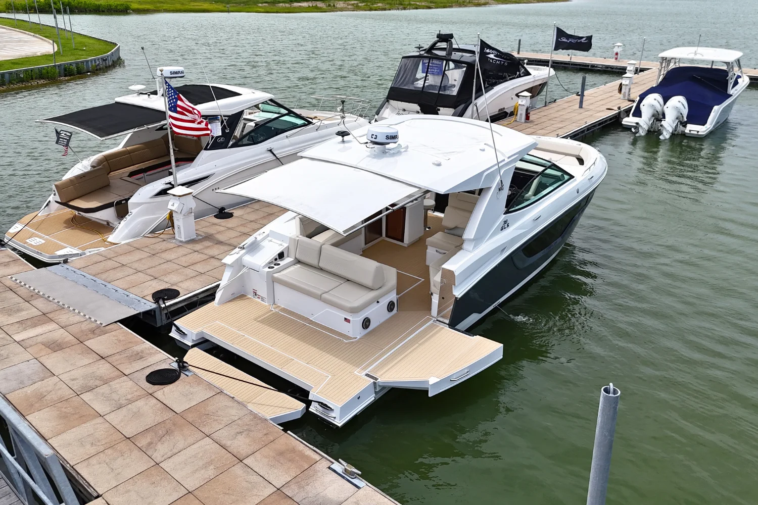 2026 Cruisers Yachts 38 GLS Image Thumbnail #4