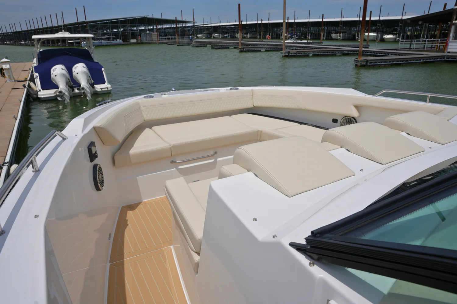 2026 Cruisers Yachts 38 GLS Image Thumbnail #46