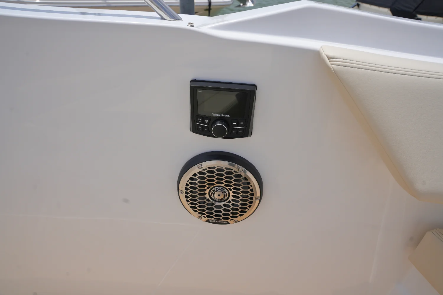 2026 Cruisers Yachts 38 GLS Image Thumbnail #50