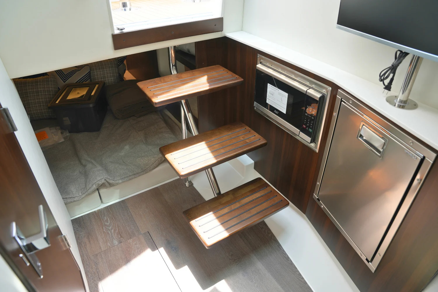 2026 Cruisers Yachts 38 GLS Image Thumbnail #56