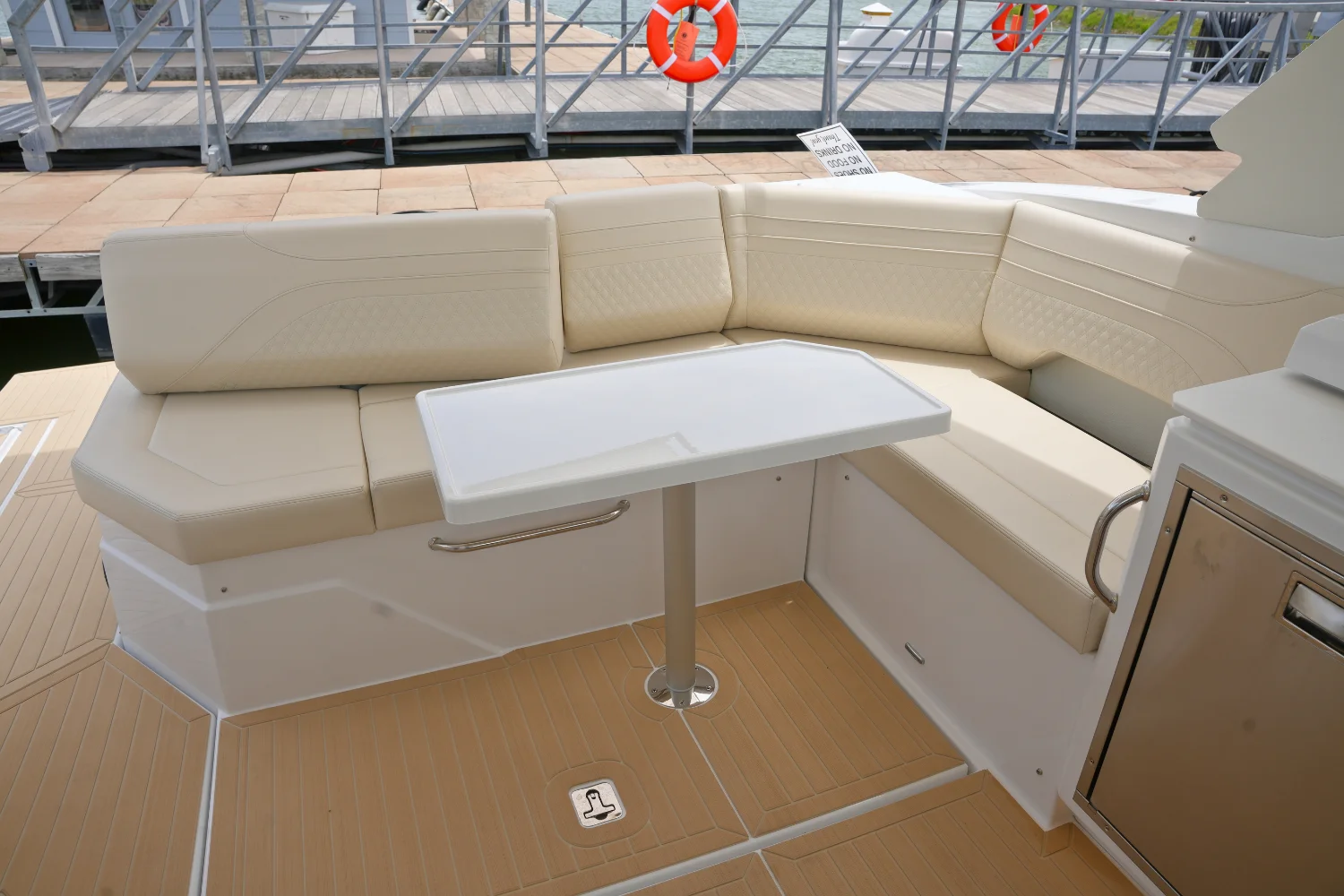 2026 Cruisers Yachts 38 GLS Image Thumbnail #26