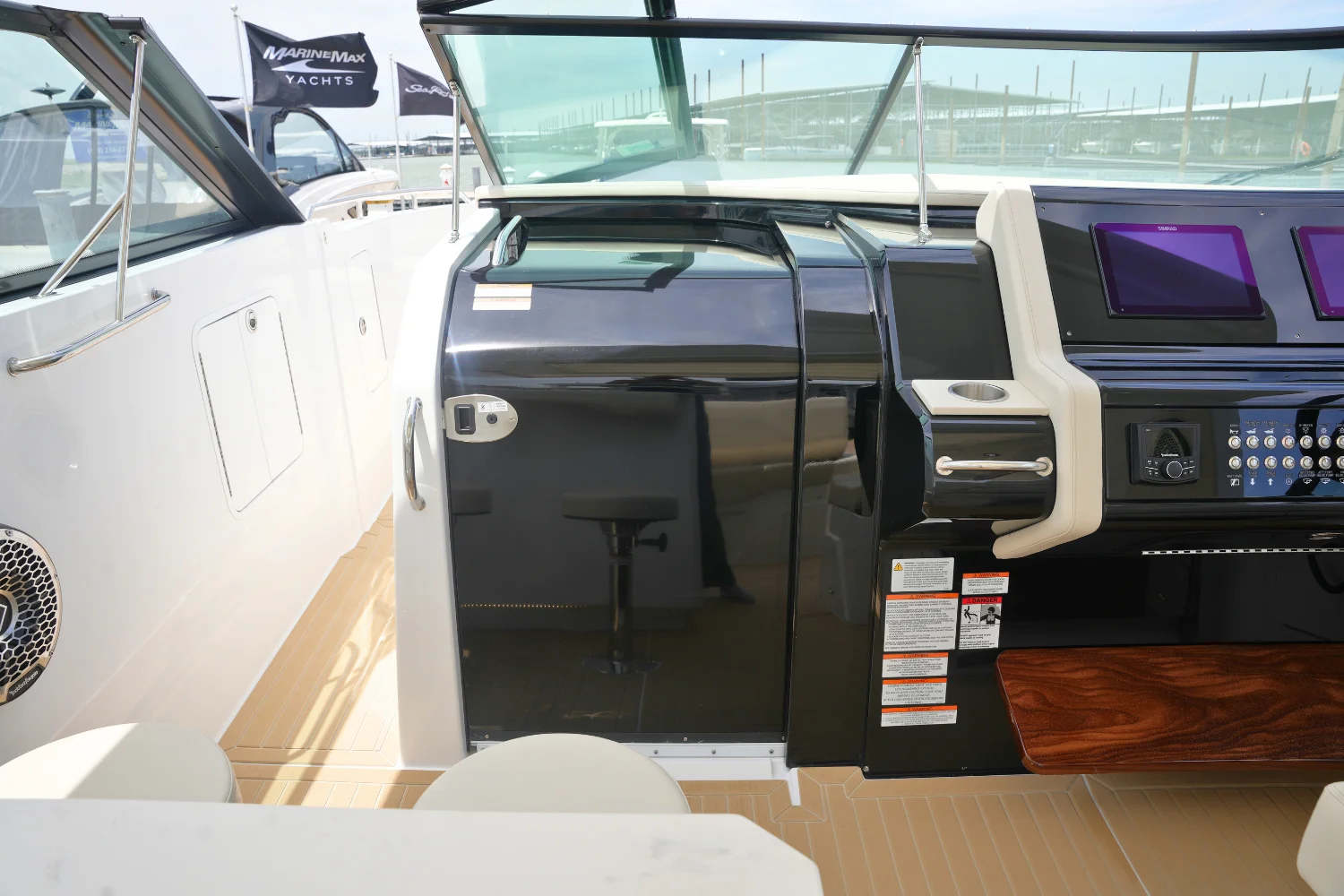 2026 Cruisers Yachts 38 GLS Image Thumbnail #52