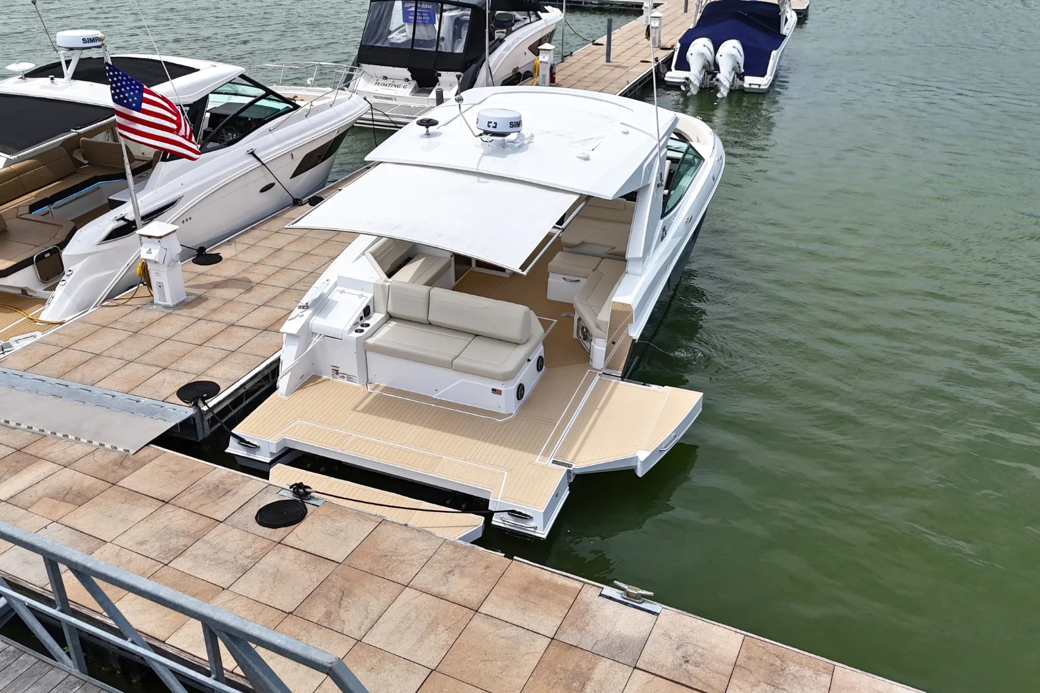 2026 Cruisers Yachts 38 GLS Image Thumbnail #5