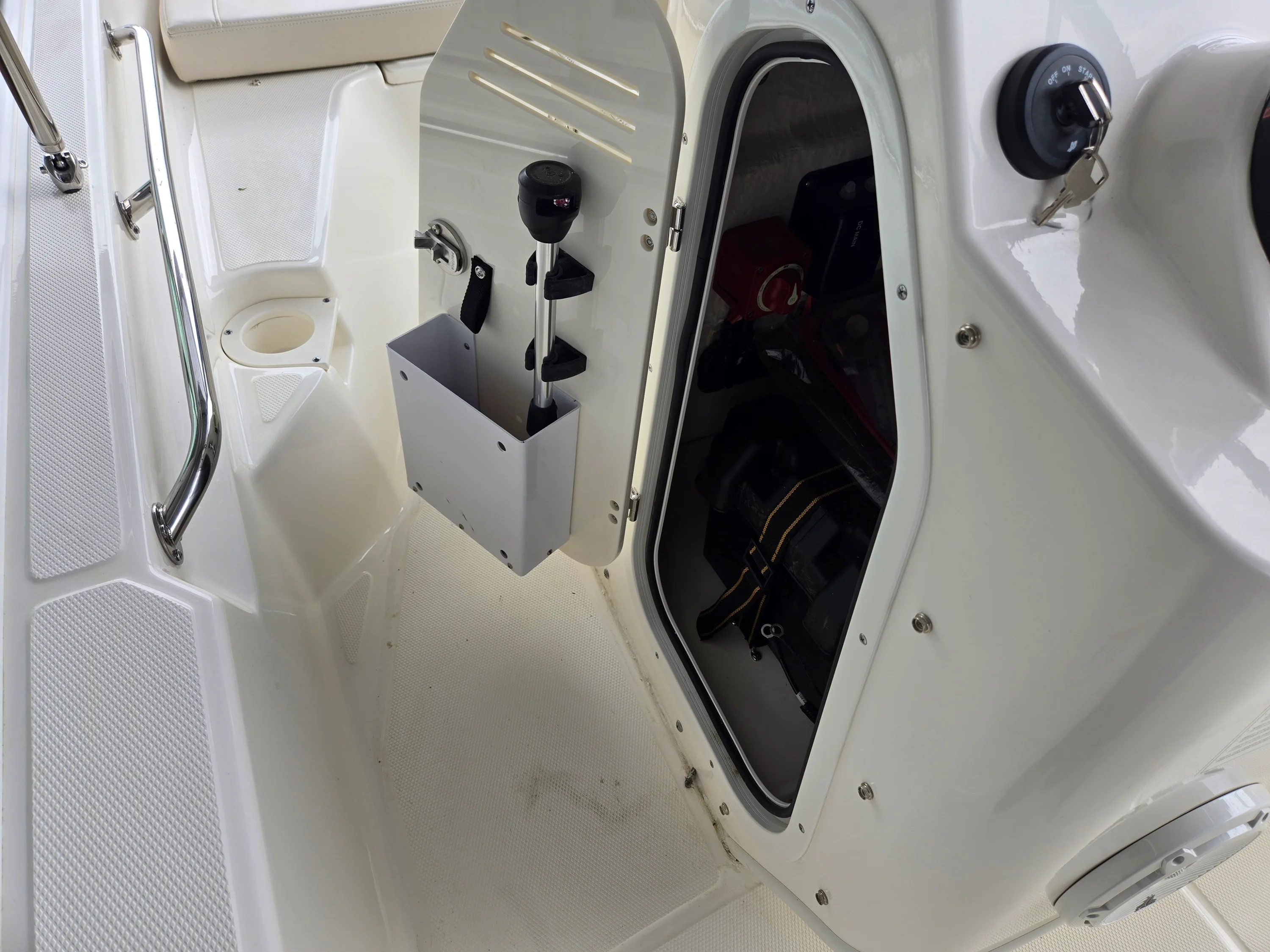 2026 Boston Whaler 150 Montauk Image Thumbnail #9