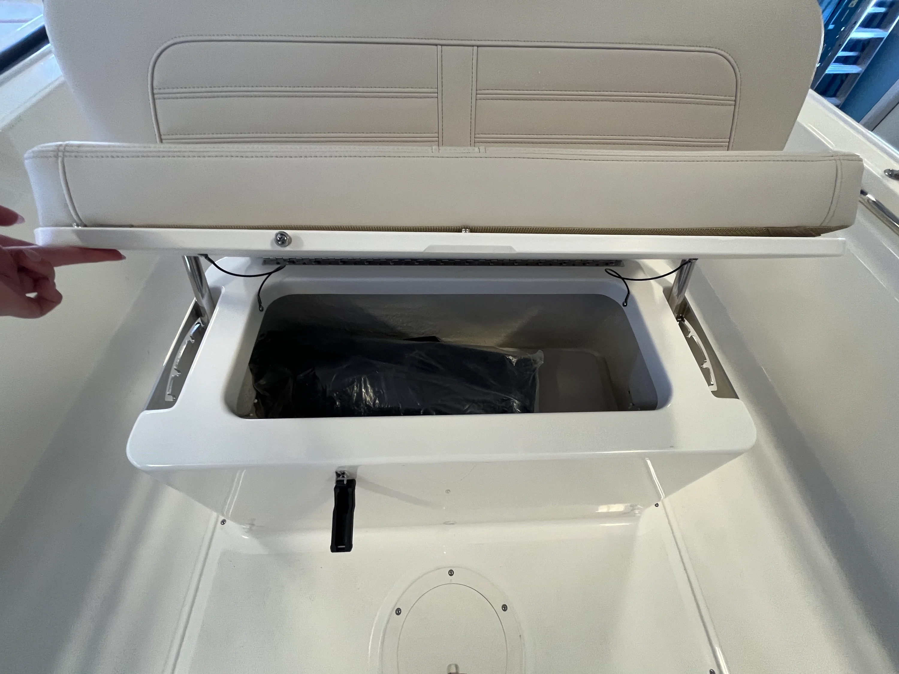 2026 Boston Whaler 190 Montauk Image Thumbnail #6