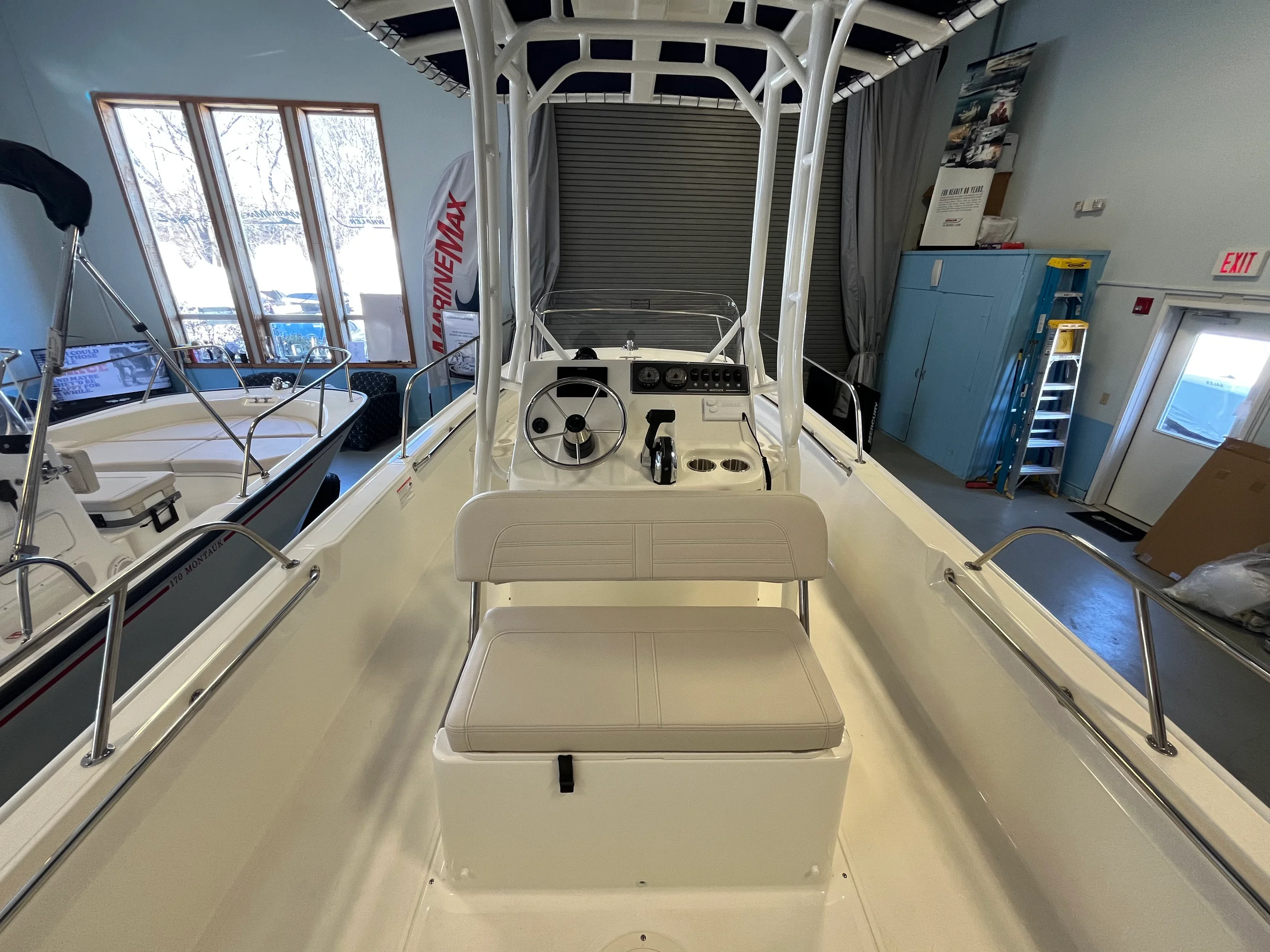 2026 Boston Whaler 190 Montauk Image Thumbnail #5