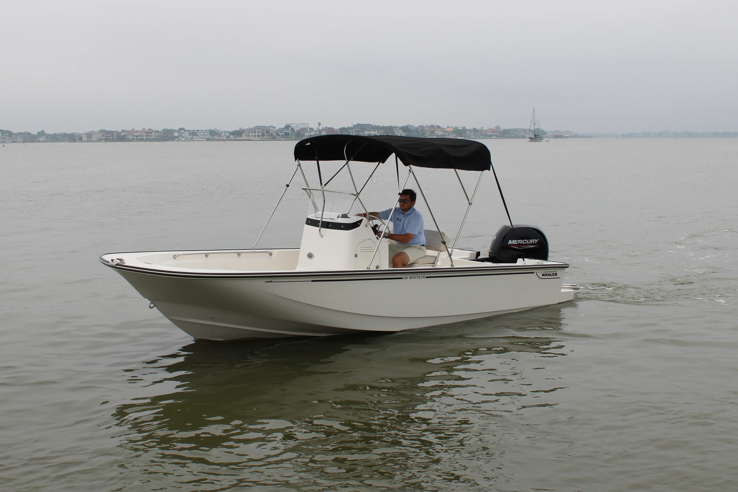 2026 Boston Whaler 190 Montauk Image Thumbnail #12