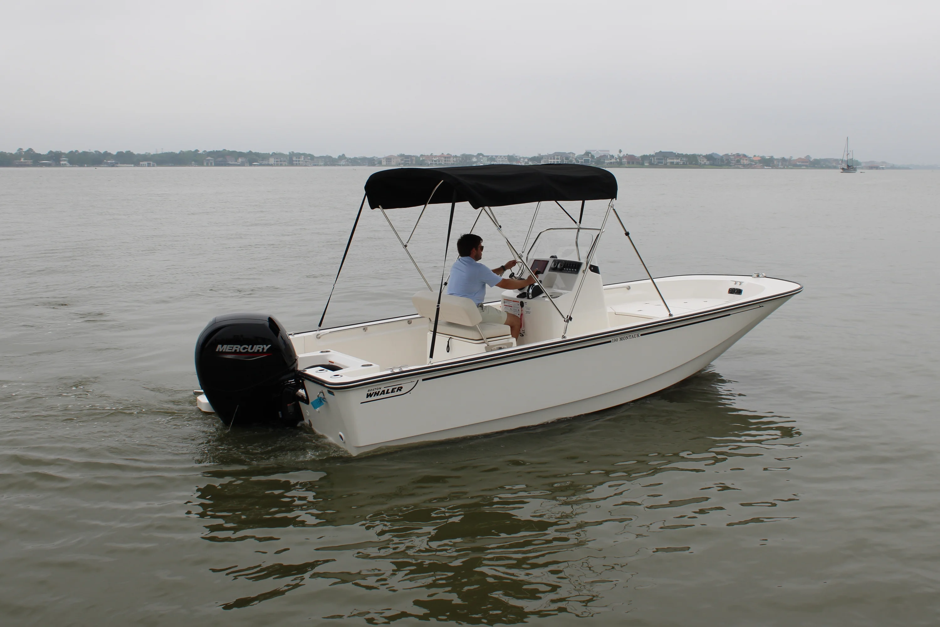 2026 Boston Whaler 190 Montauk Image Thumbnail #5