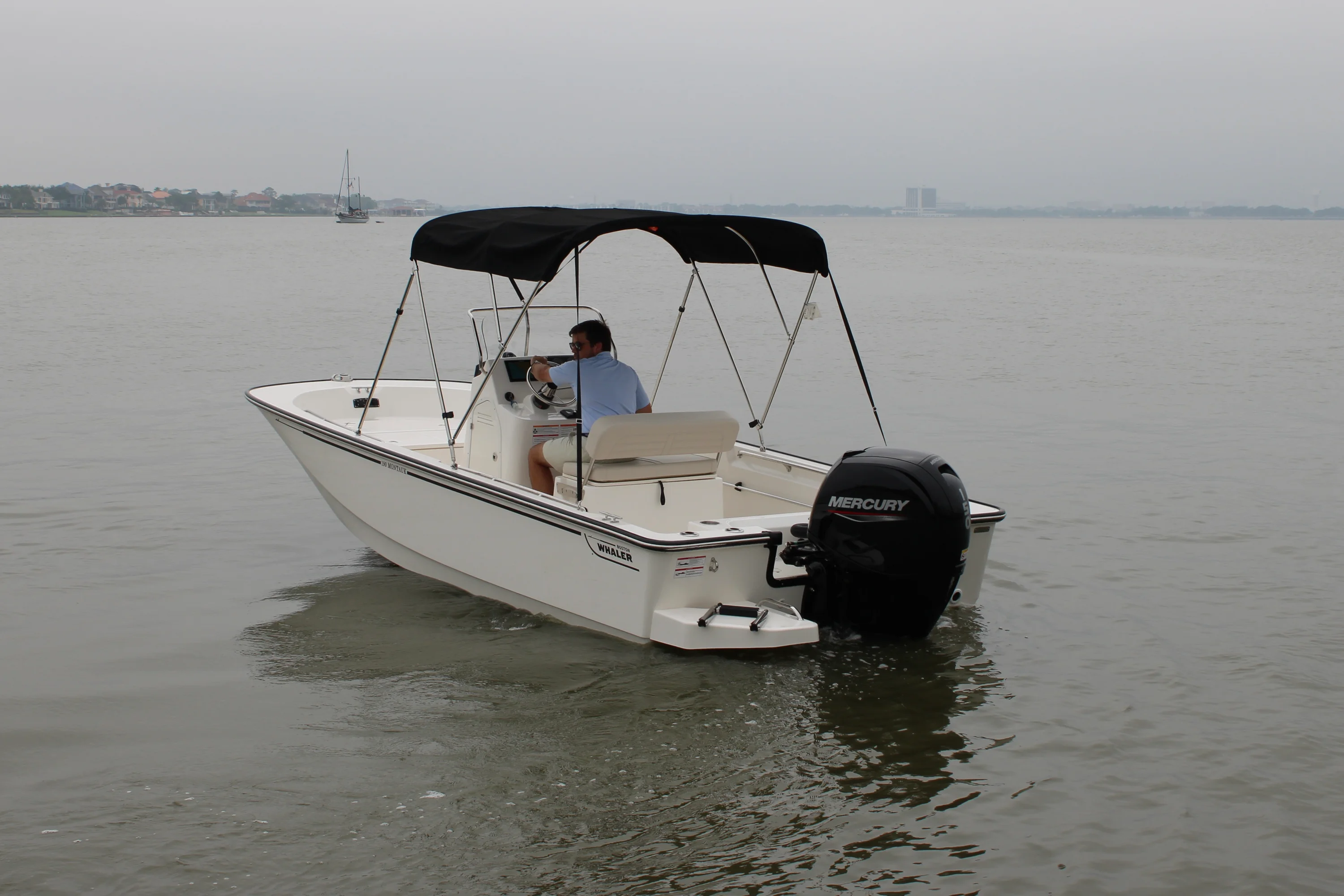 2026 Boston Whaler 190 Montauk Image Thumbnail #2