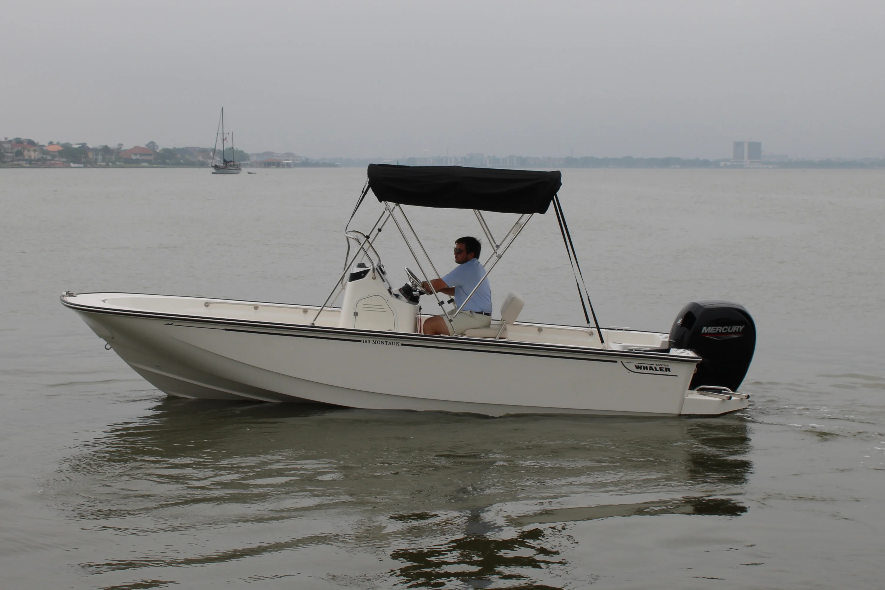 2026 Boston Whaler 190 Montauk Image Thumbnail #0