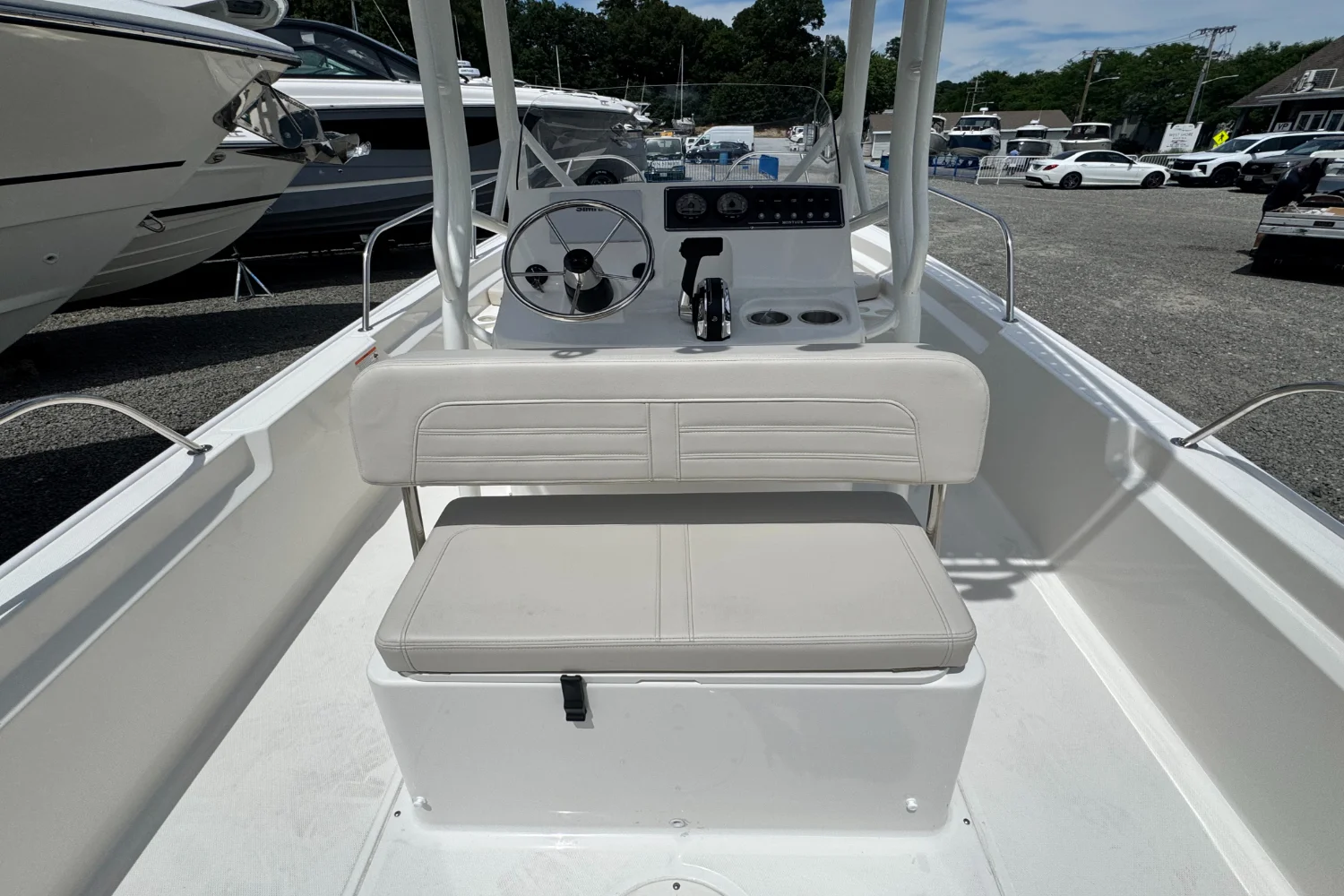 2026 Boston Whaler 190 Montauk Image Thumbnail #8