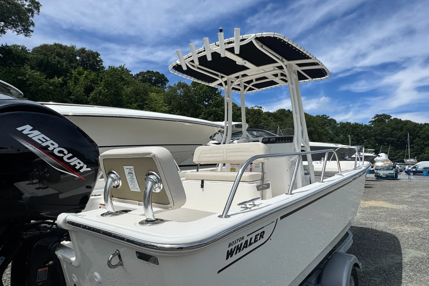 2026 Boston Whaler 190 Montauk Image Thumbnail #4