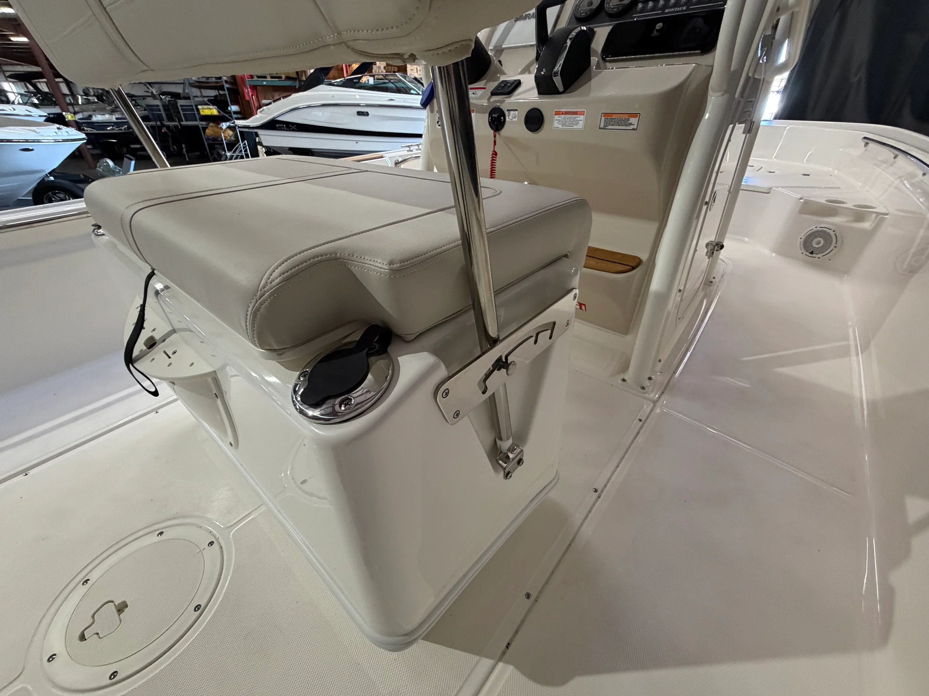 2026 Boston Whaler 210 Montauk Image Thumbnail #15