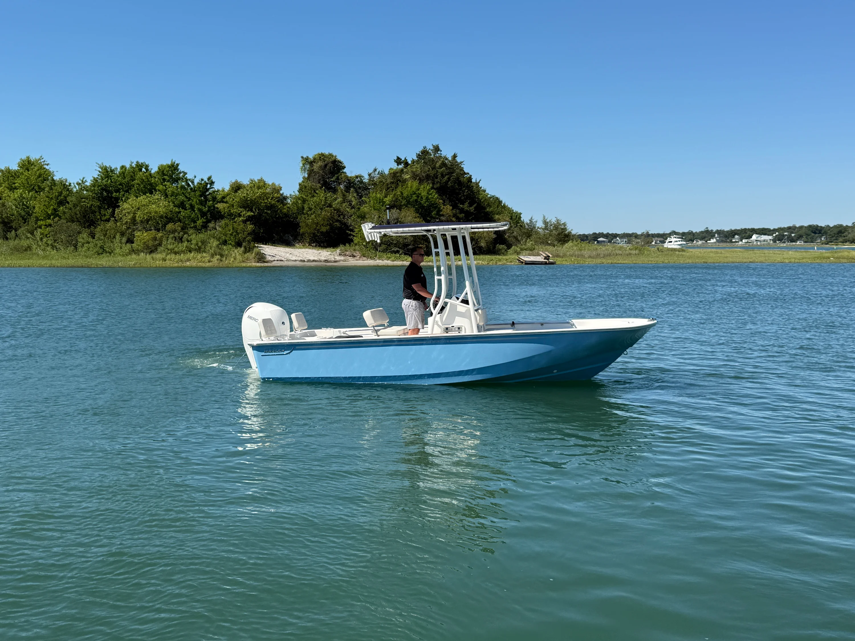 2026 Boston Whaler 190 Montauk Image Thumbnail #0
