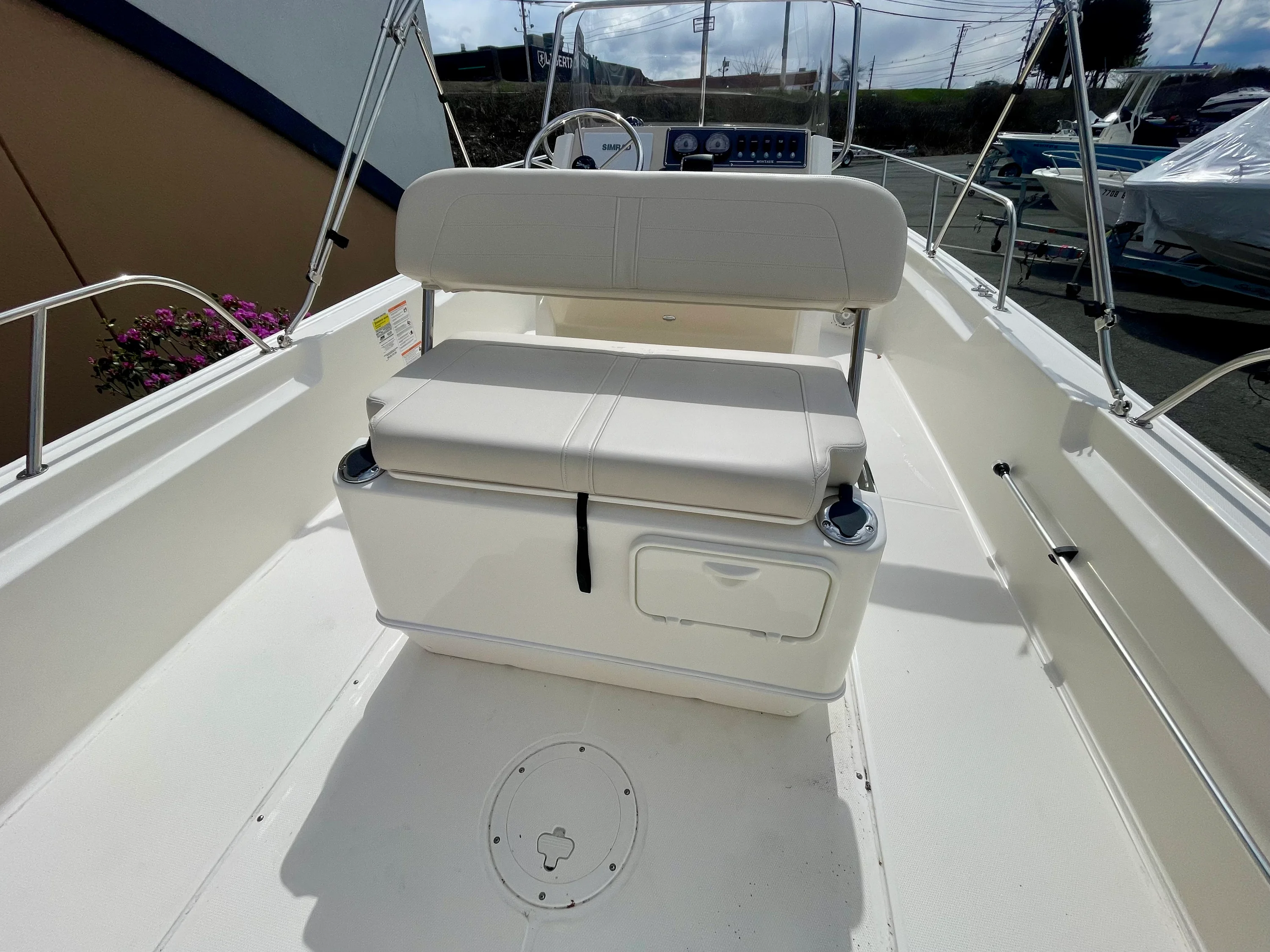 2026 Boston Whaler 210 Montauk Image Thumbnail #5