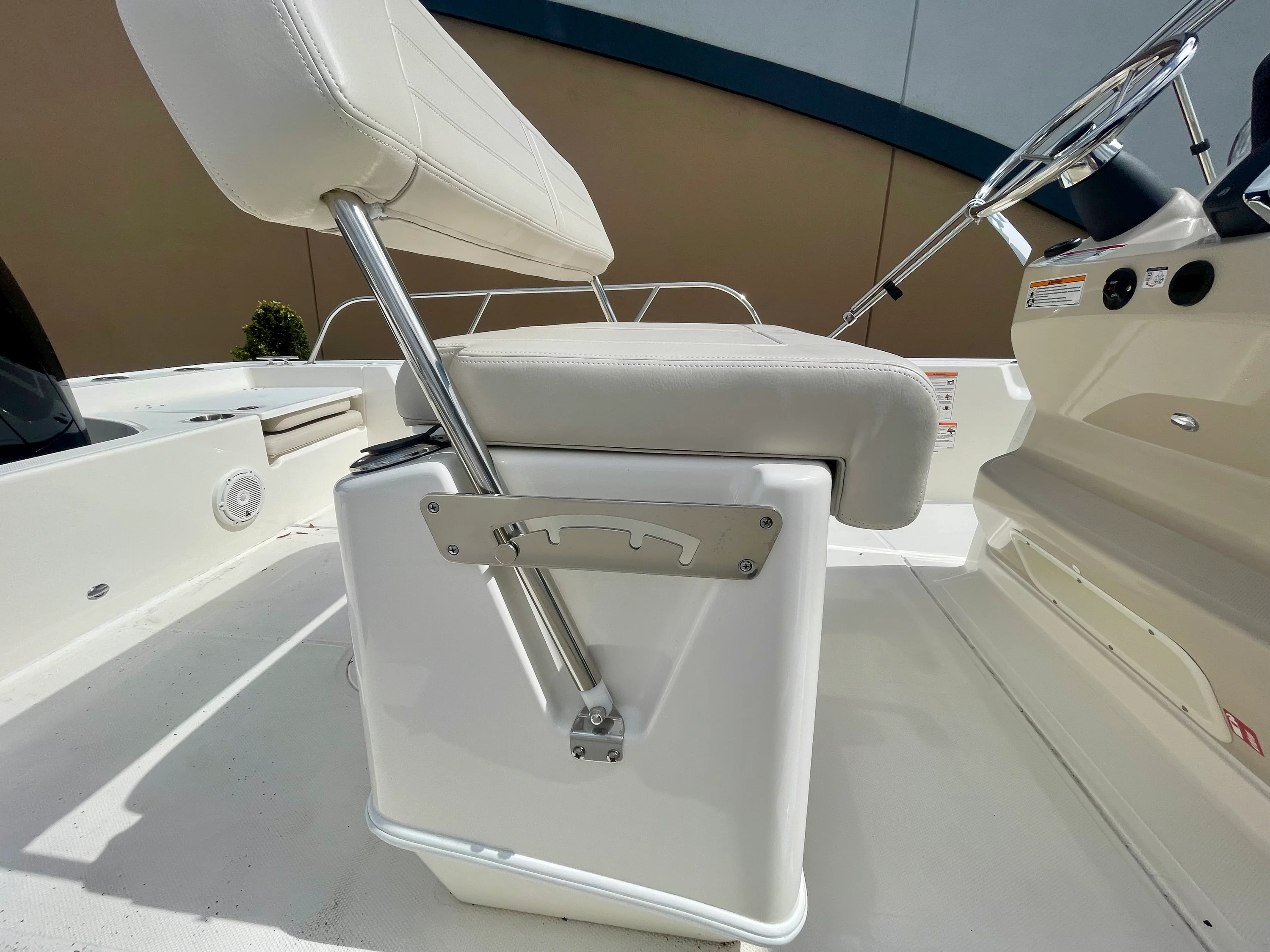 2026 Boston Whaler 210 Montauk Image Thumbnail #9