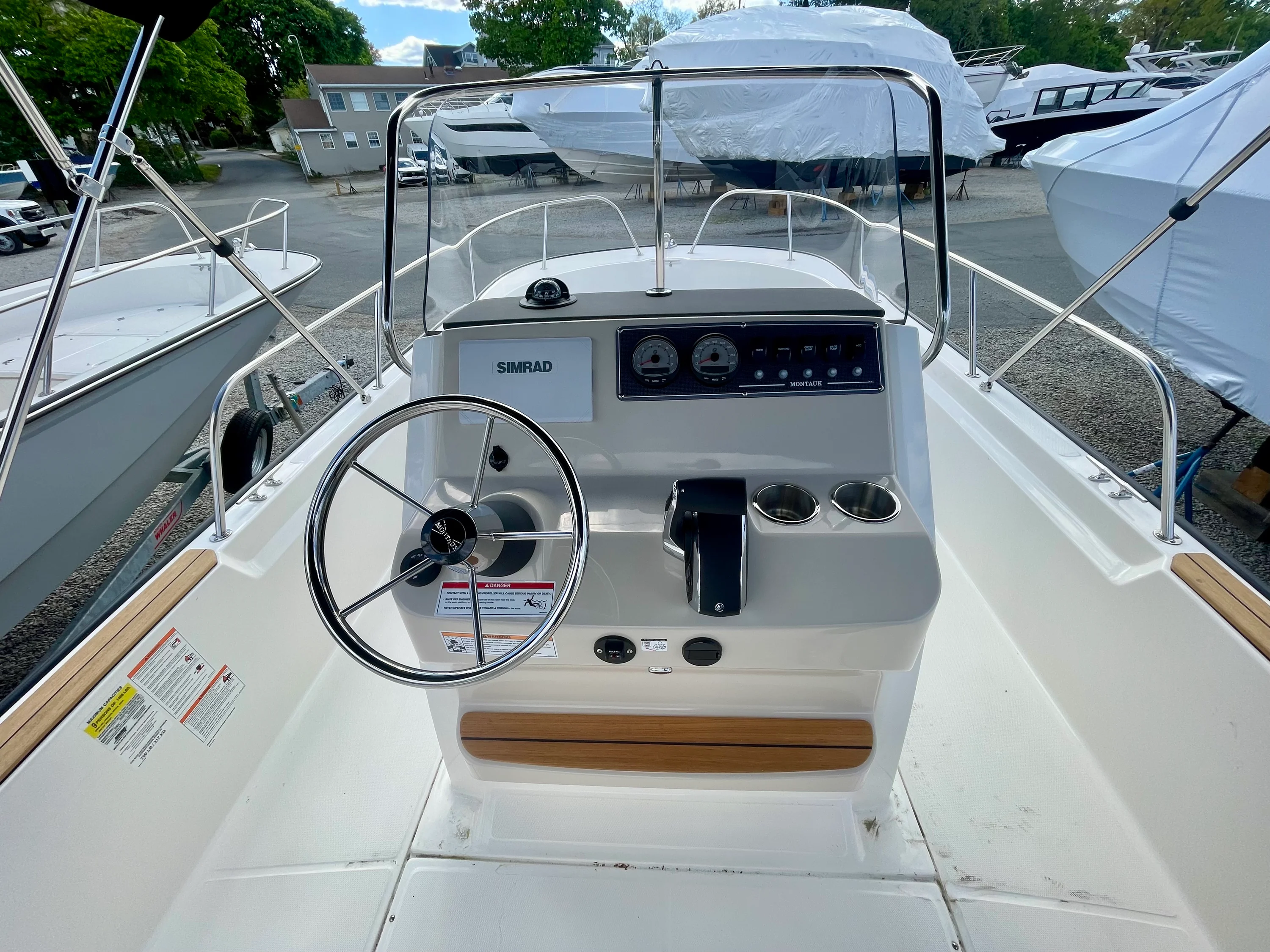 2026 Boston Whaler 210 Montauk Image Thumbnail #9
