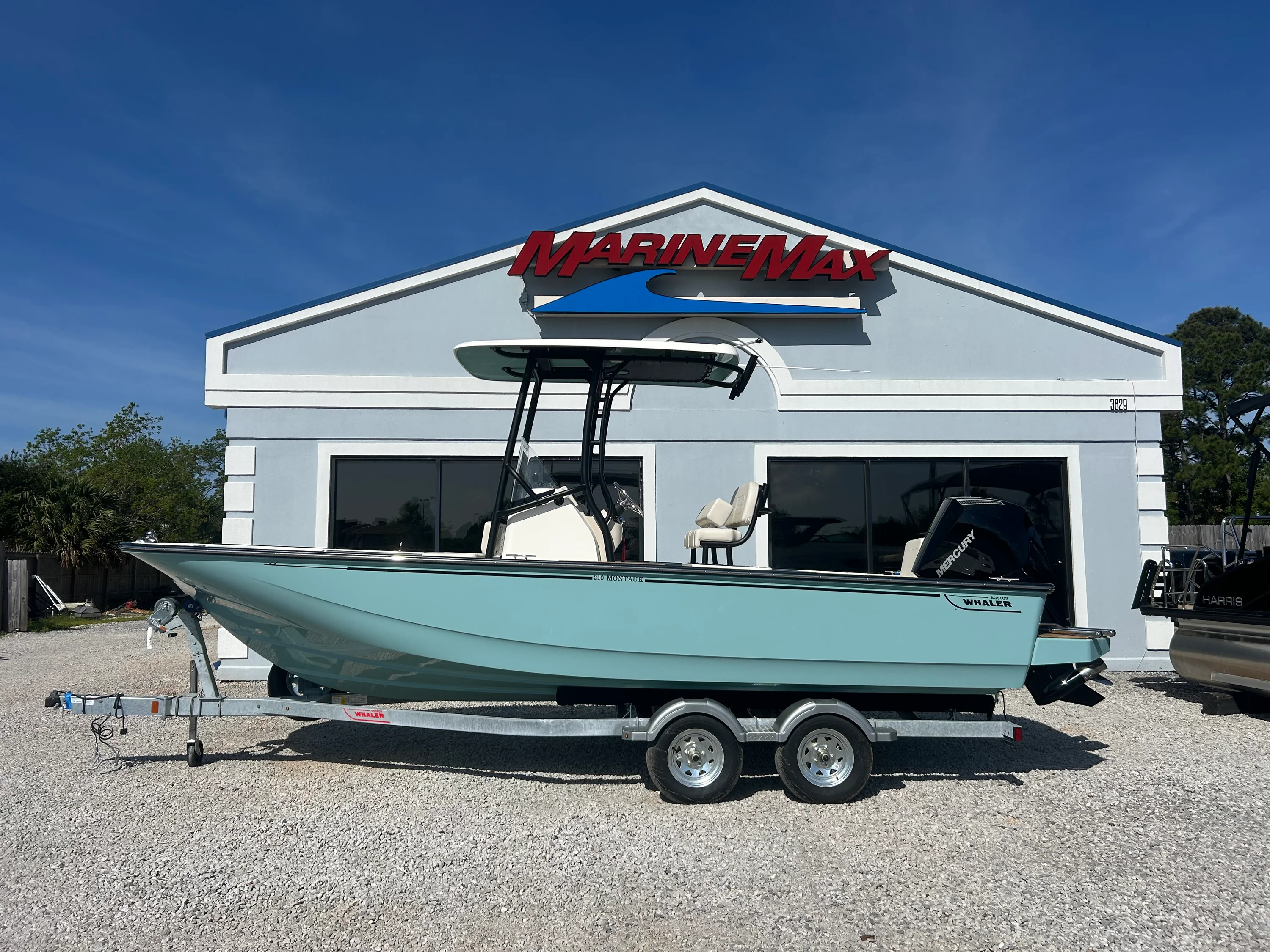 2026 Boston Whaler 210 Montauk Image Thumbnail #1