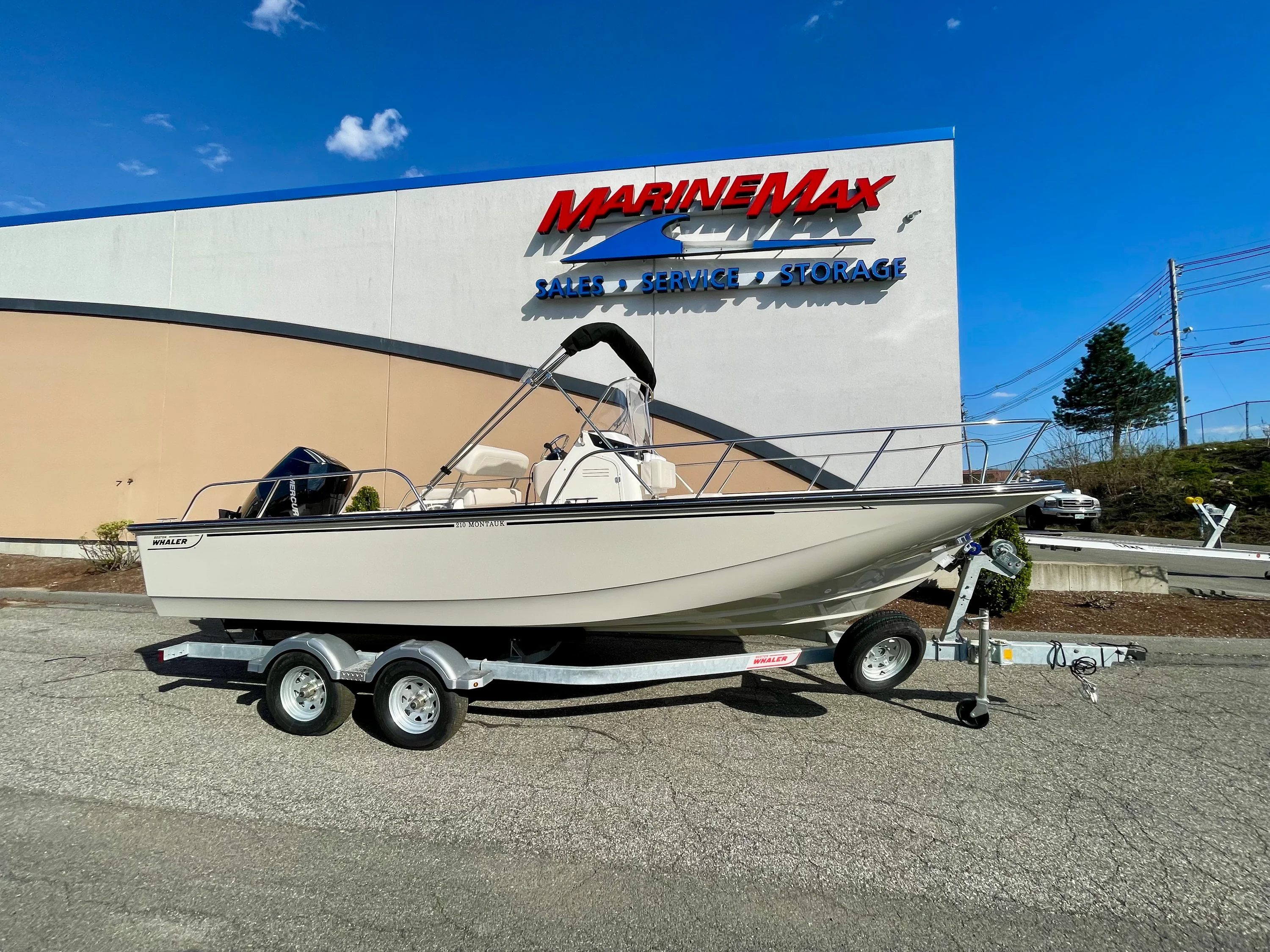 2026 Boston Whaler 210 Montauk Image Thumbnail #0