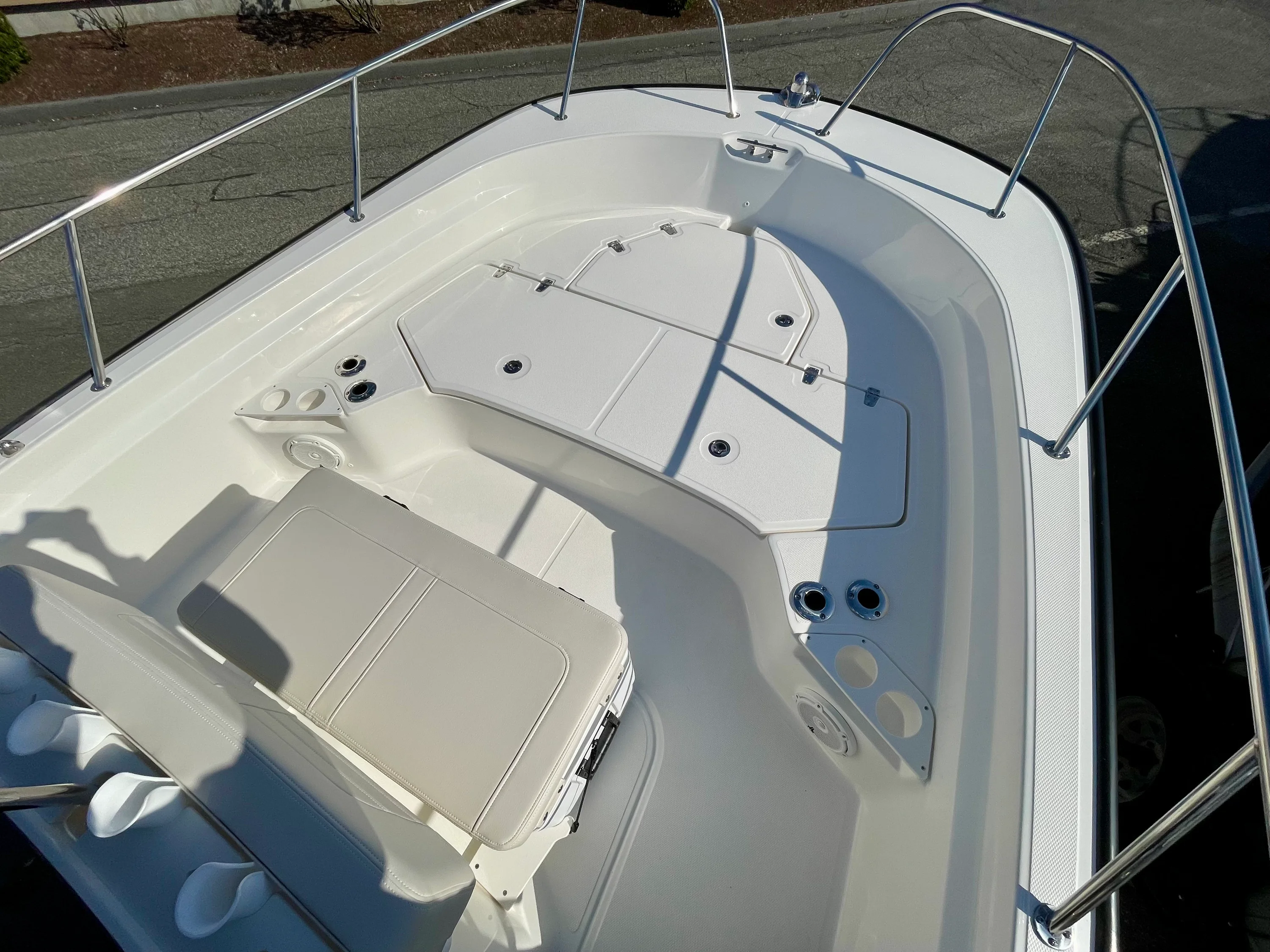 2026 Boston Whaler 210 Montauk Image Thumbnail #13