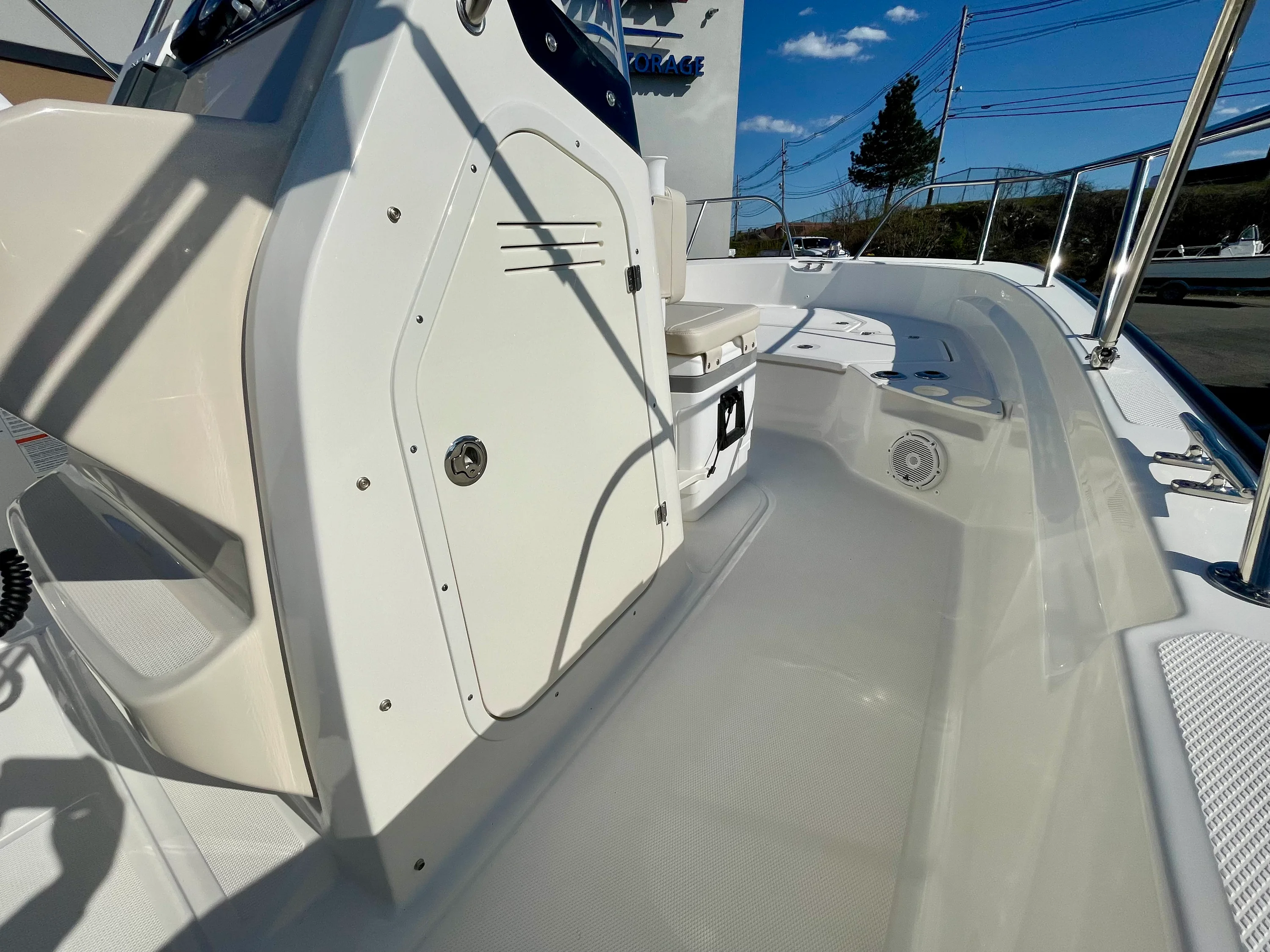2026 Boston Whaler 210 Montauk Image Thumbnail #10