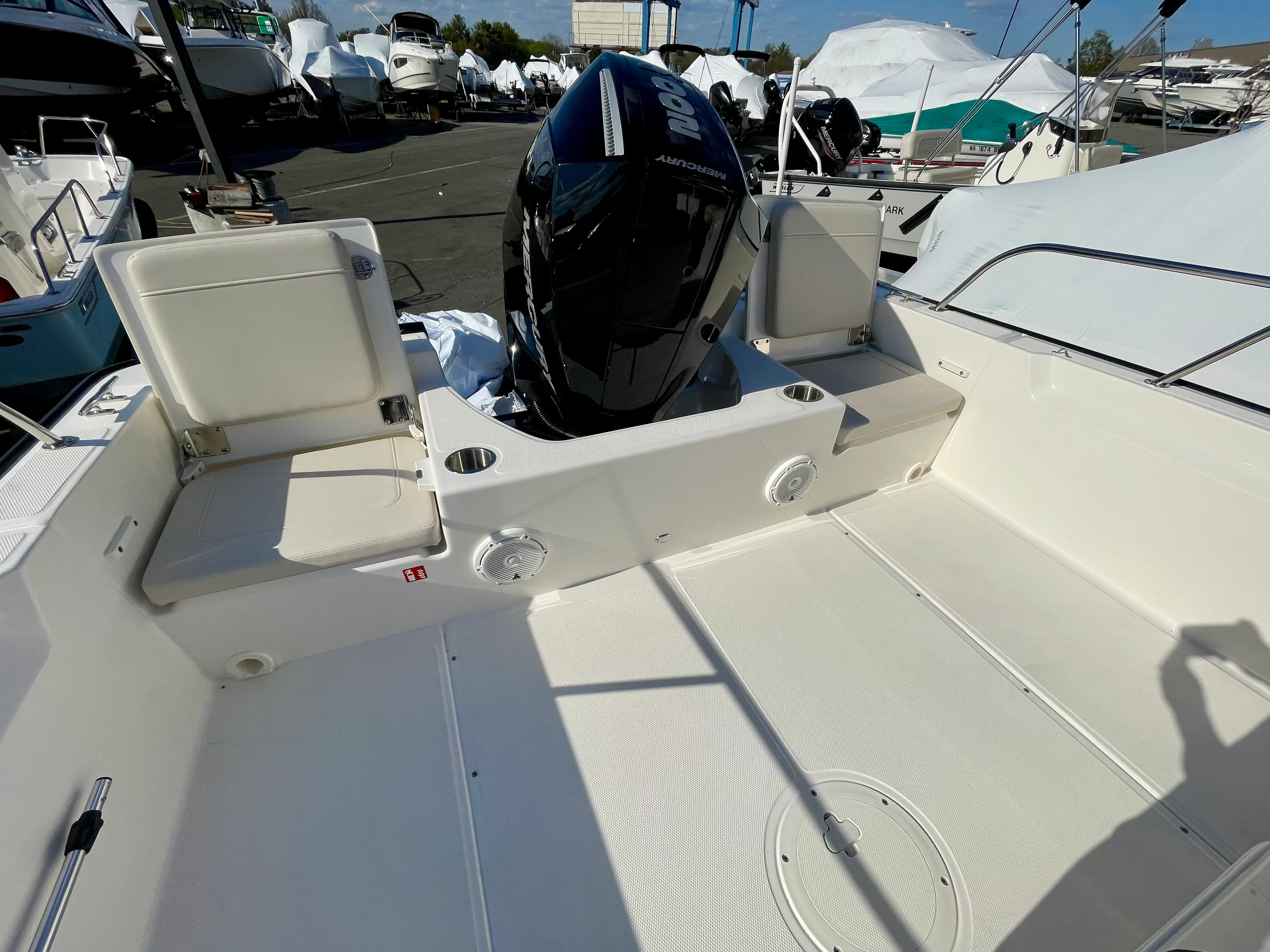2026 Boston Whaler 210 Montauk Image Thumbnail #2