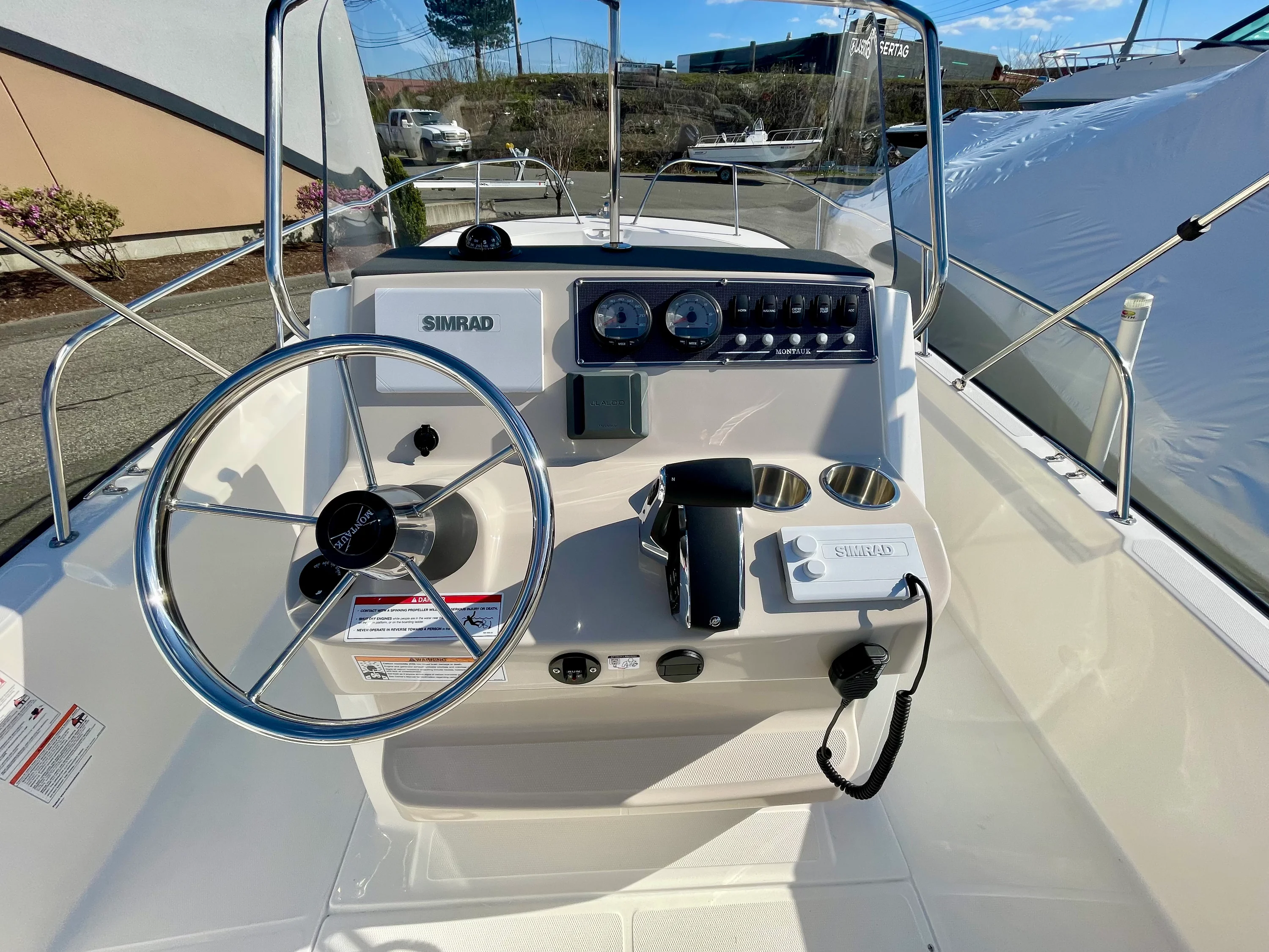 2026 Boston Whaler 210 Montauk Image Thumbnail #9