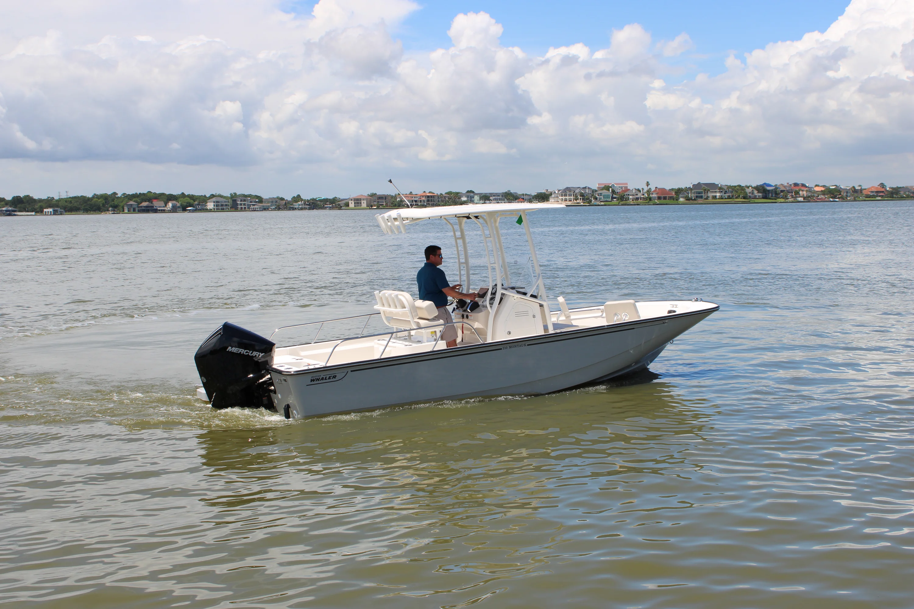 2026 Boston Whaler 210 Montauk Image Thumbnail #7
