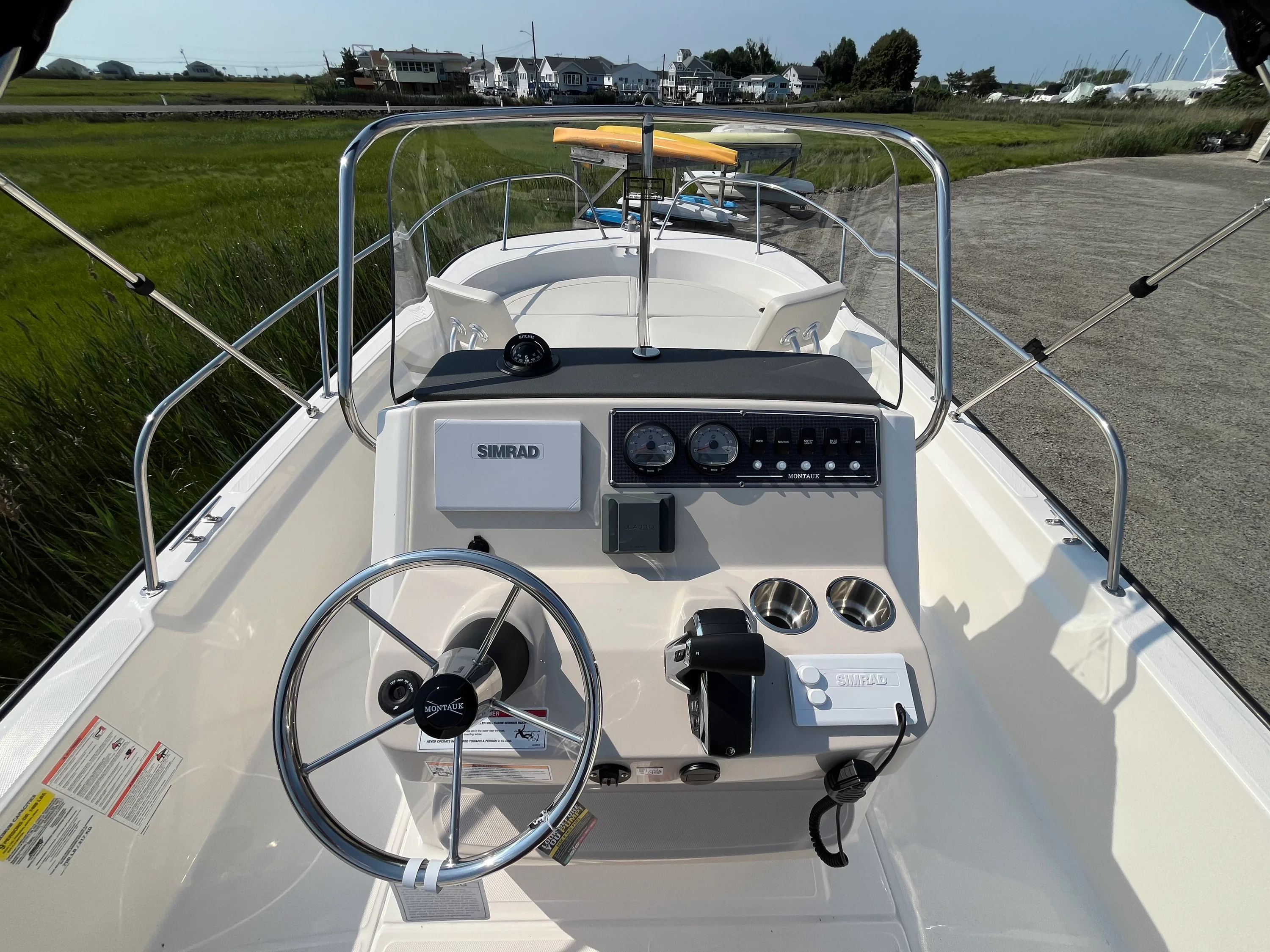 2026 Boston Whaler 210 Montauk Image Thumbnail #6