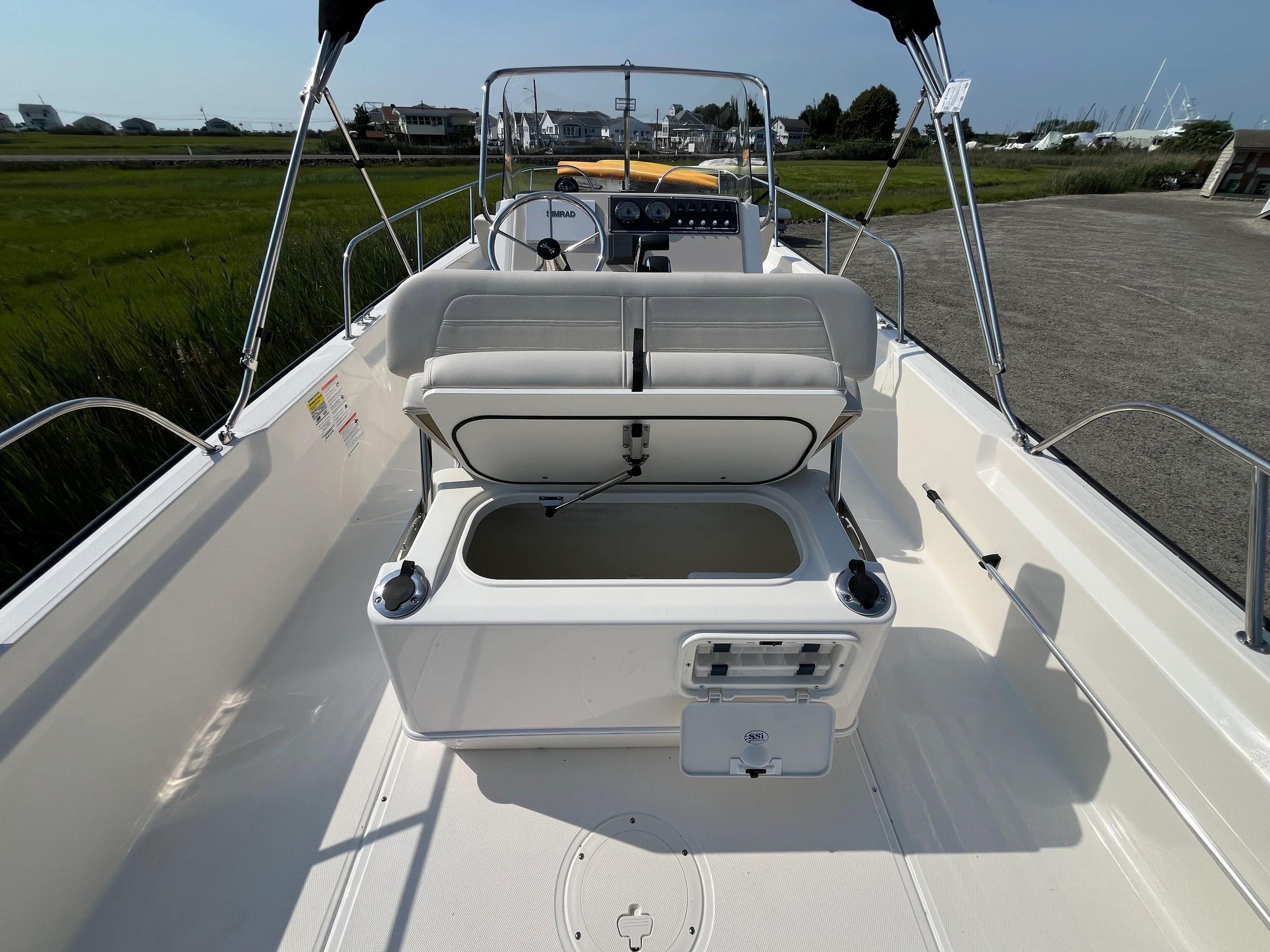 2026 Boston Whaler 210 Montauk Image Thumbnail #5