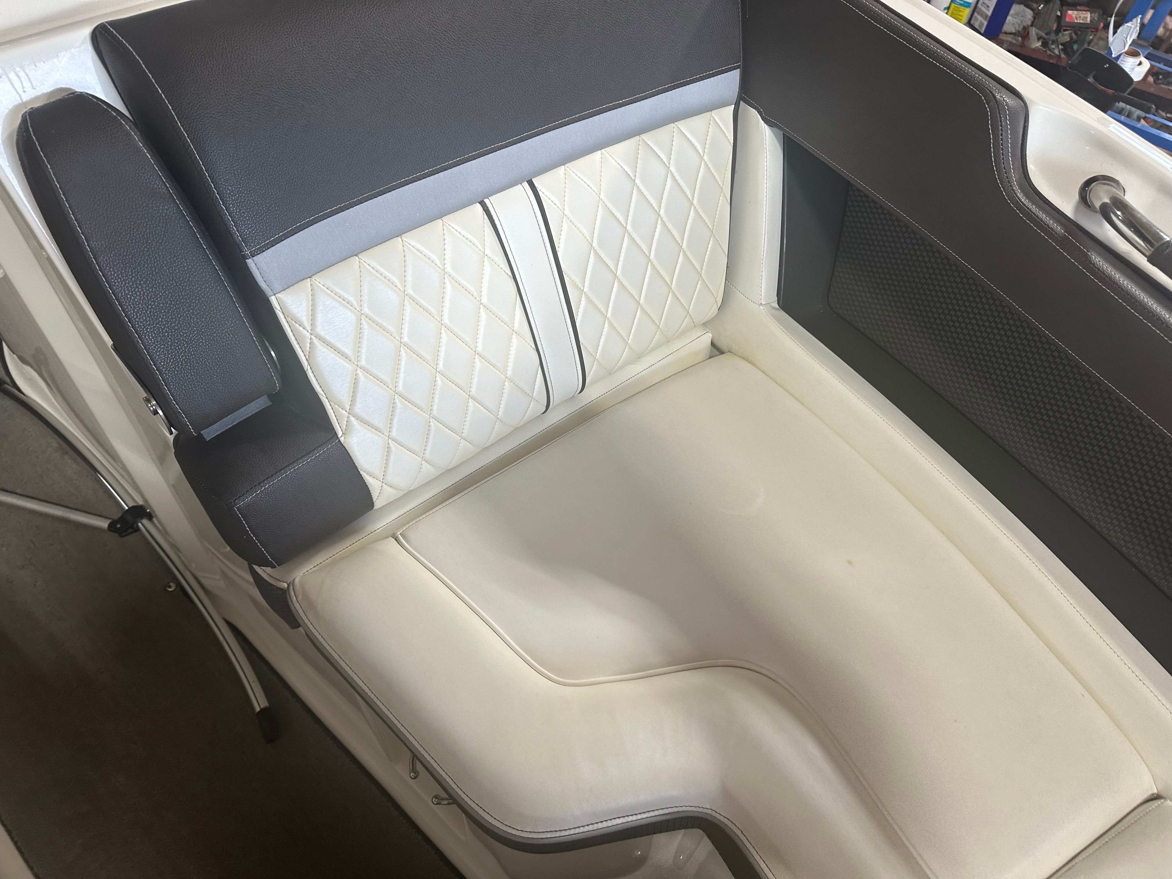 2016 Sea Ray 250 SLX Image Thumbnail #9