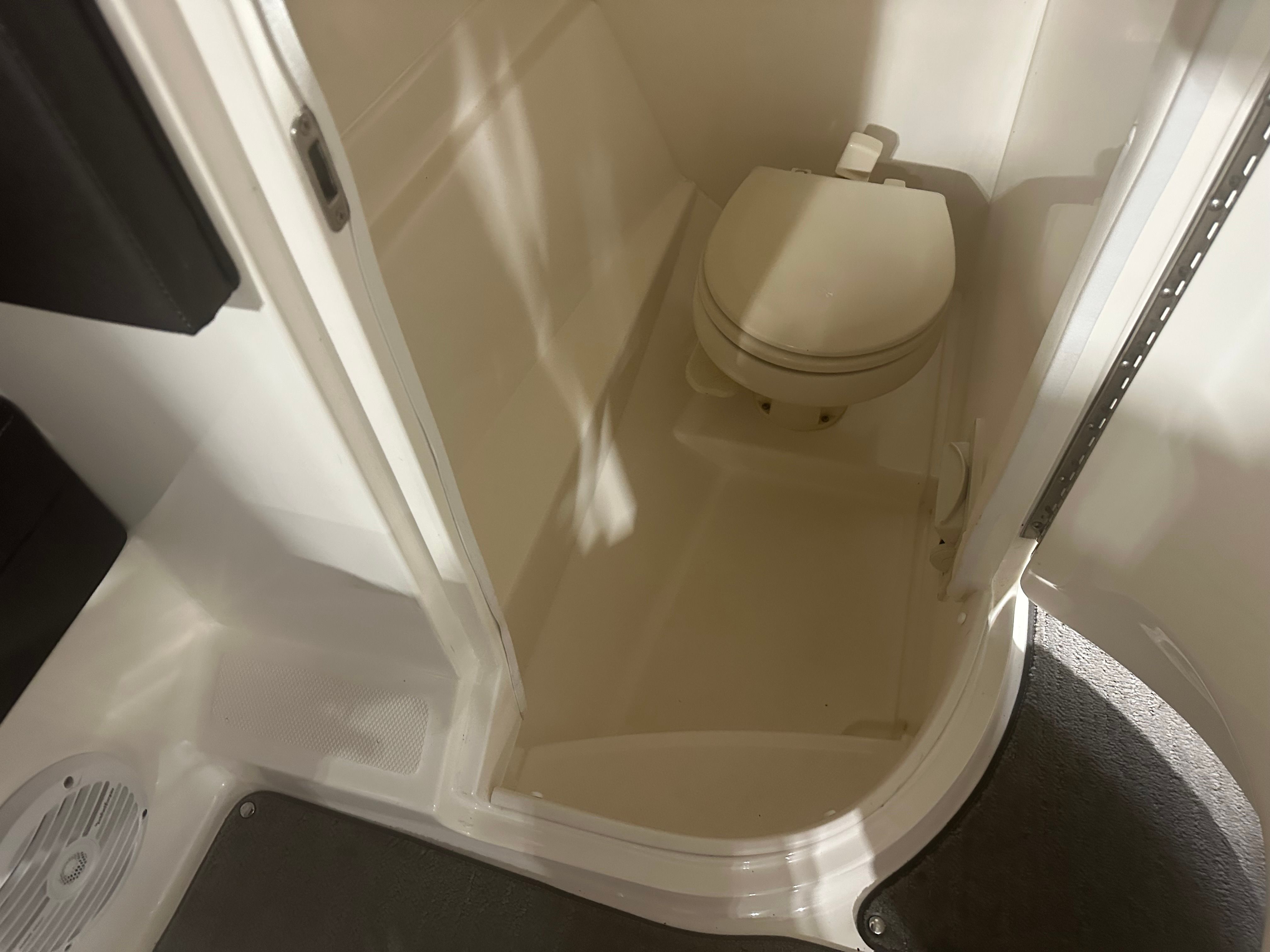 2016 Sea Ray 250 SLX Image Thumbnail #16