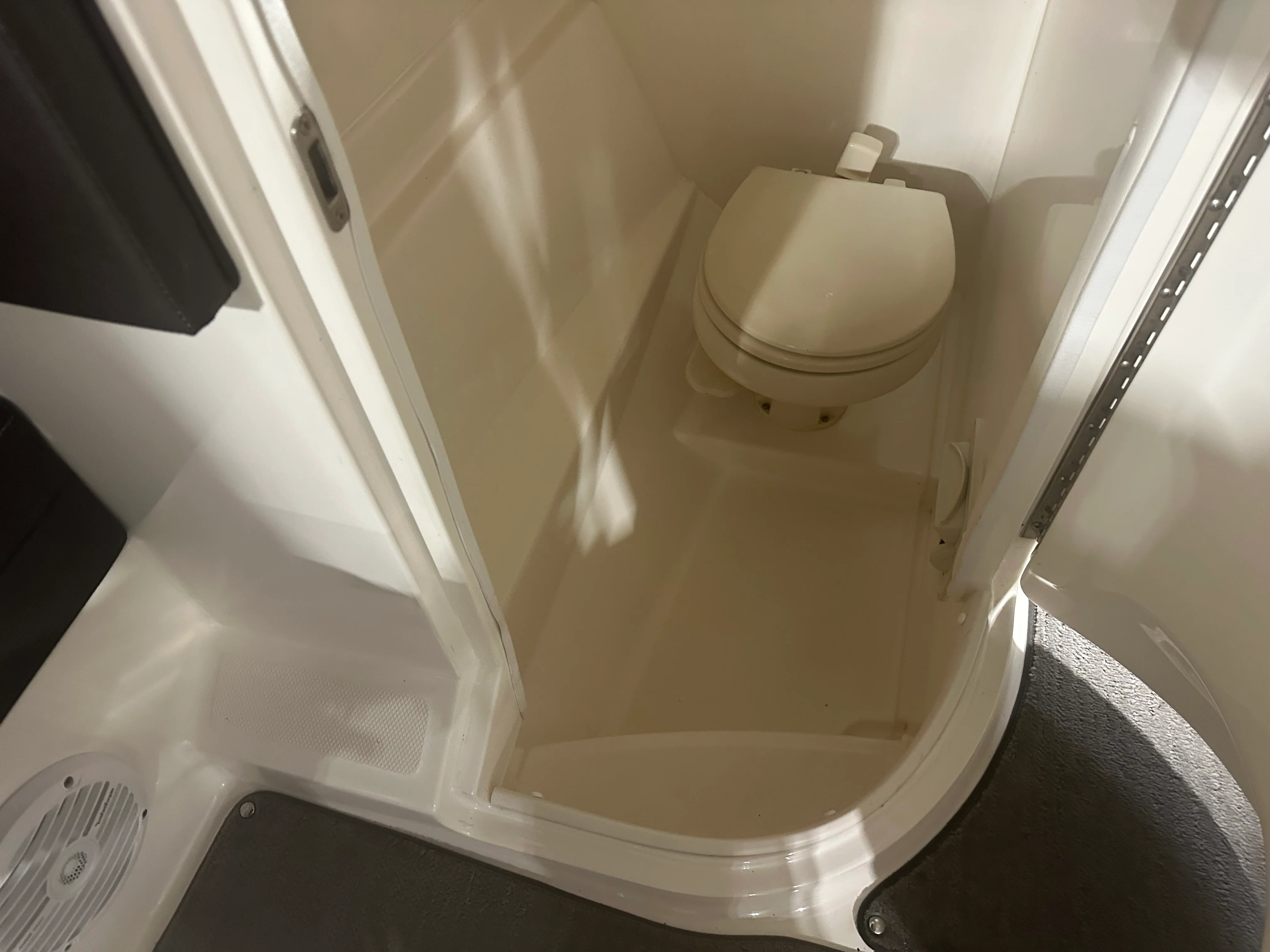 2016 Sea Ray 250 SLX Image Thumbnail #16