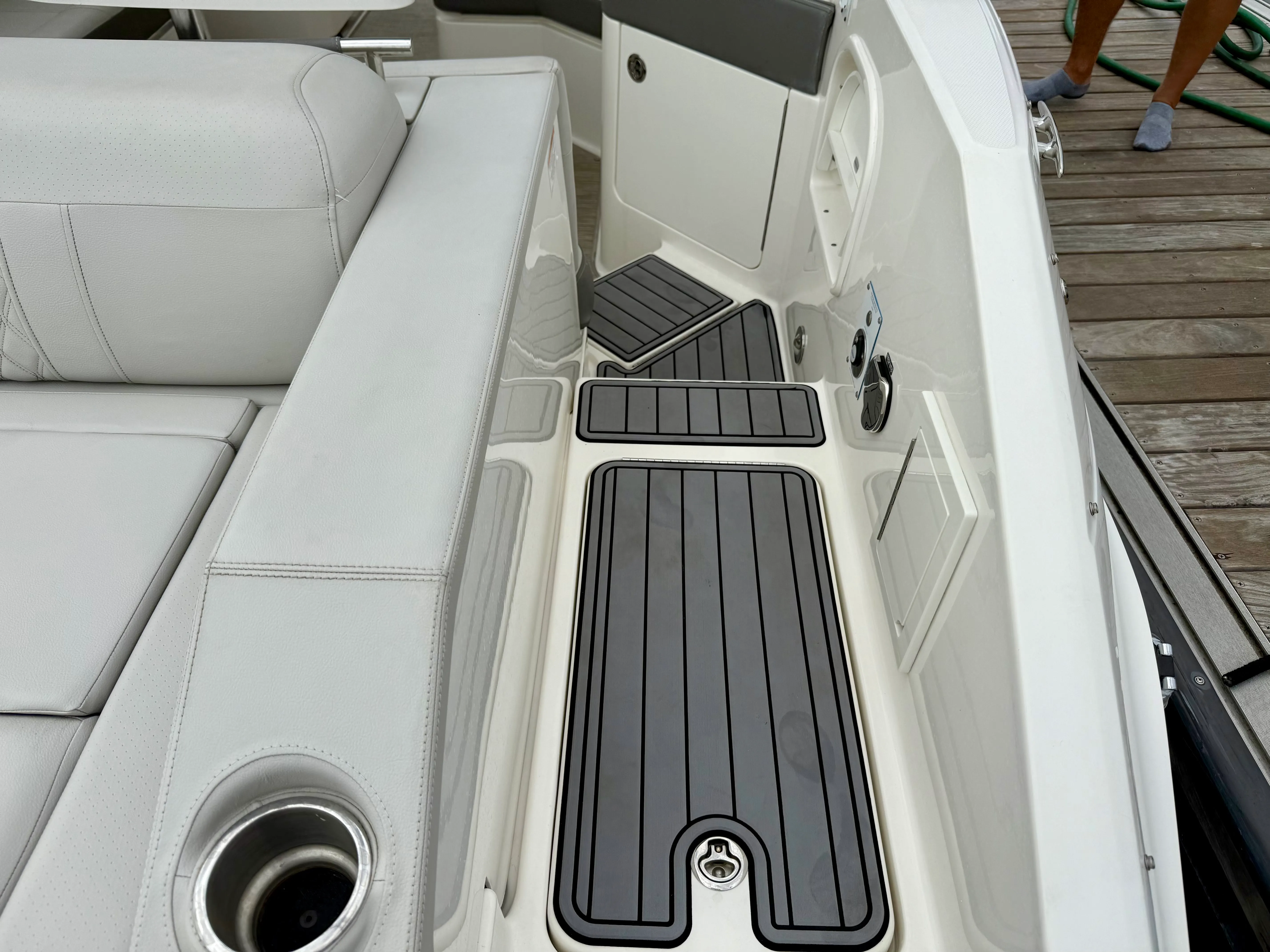 2021 Sea Ray SLX 310 OB Image Thumbnail #26