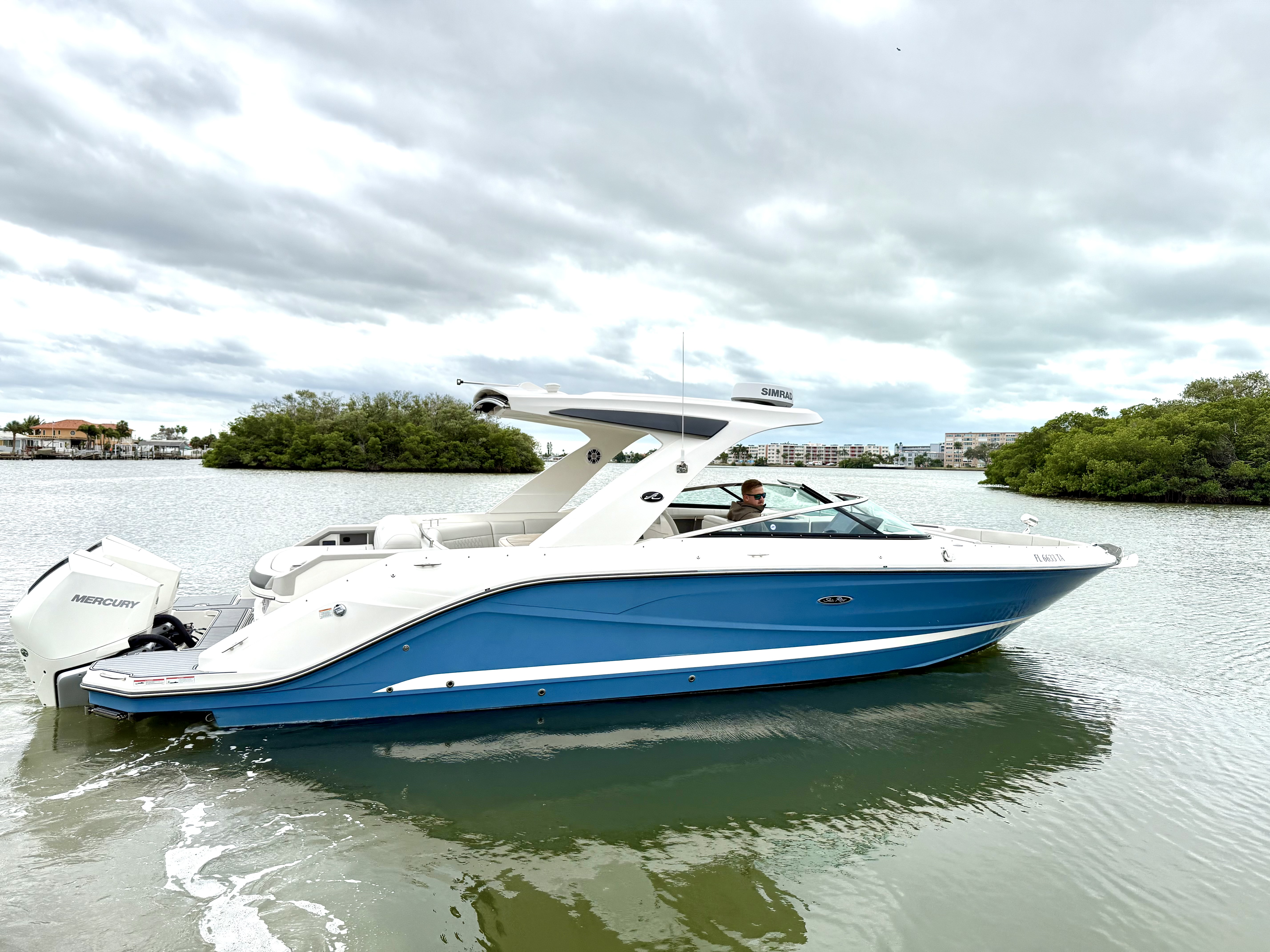 2021 Sea Ray SLX 310 OB Image Thumbnail #3