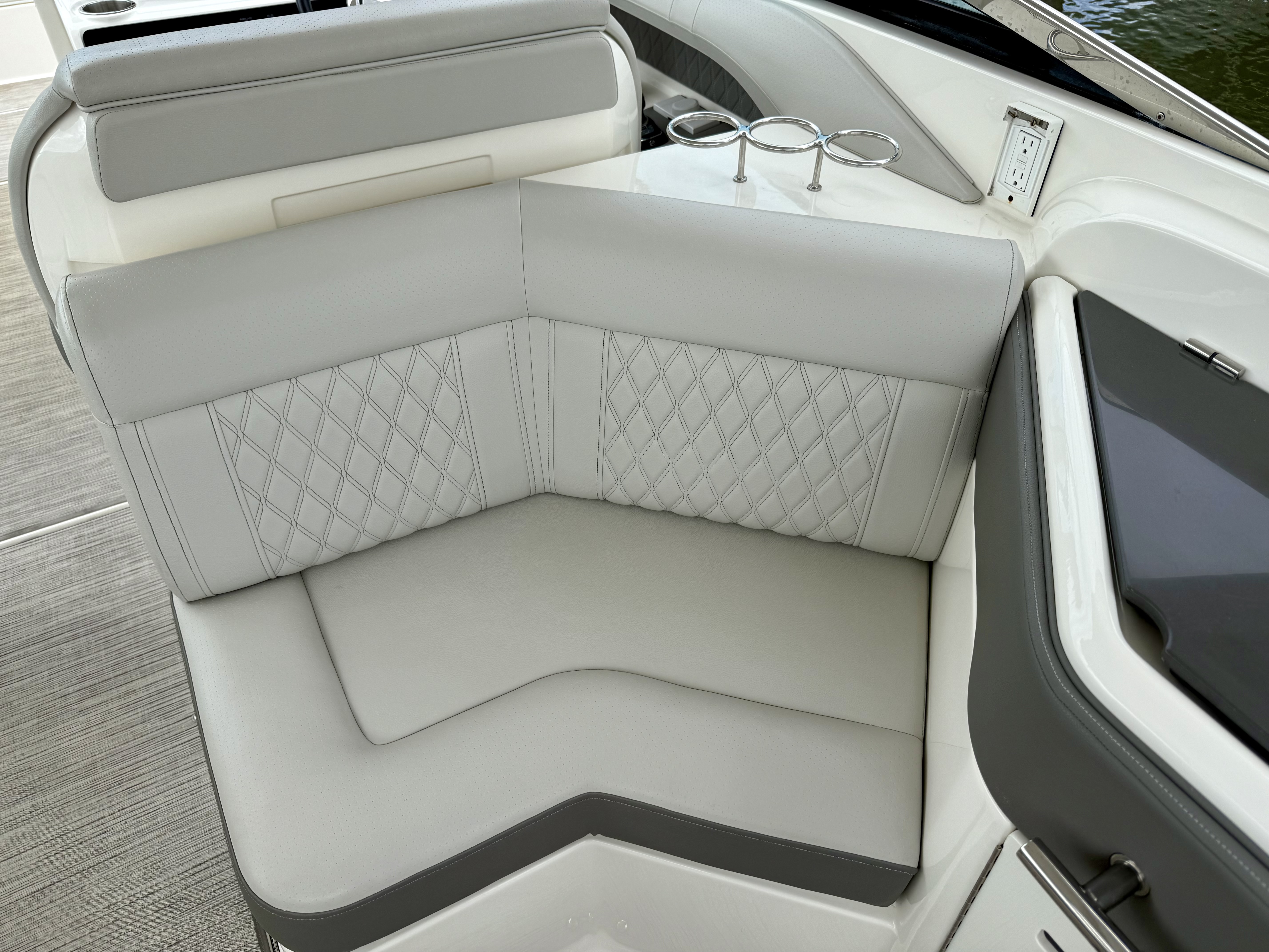 2021 Sea Ray SLX 310 OB Image Thumbnail #32