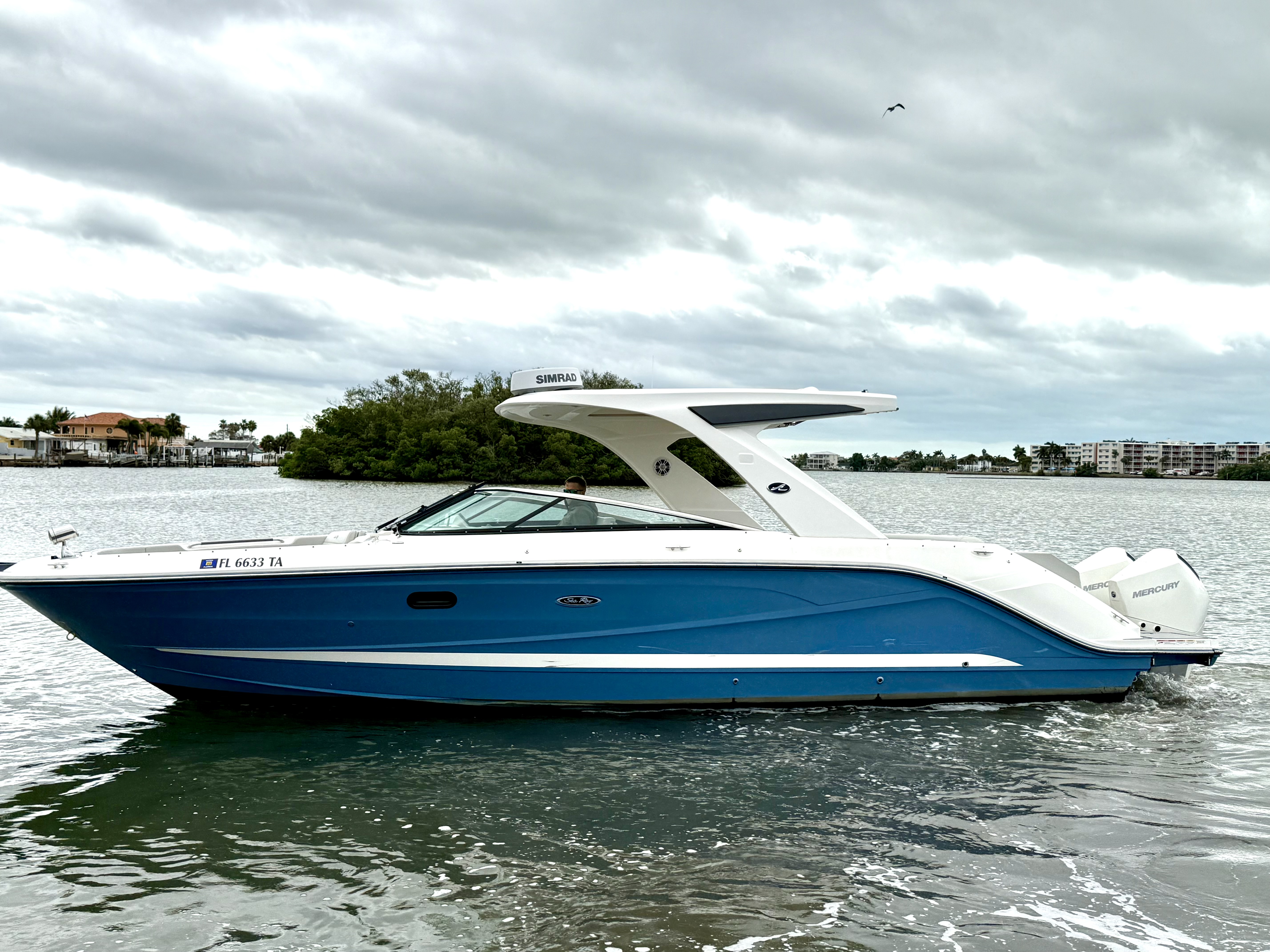 2021 Sea Ray SLX 310 OB Image Thumbnail #15