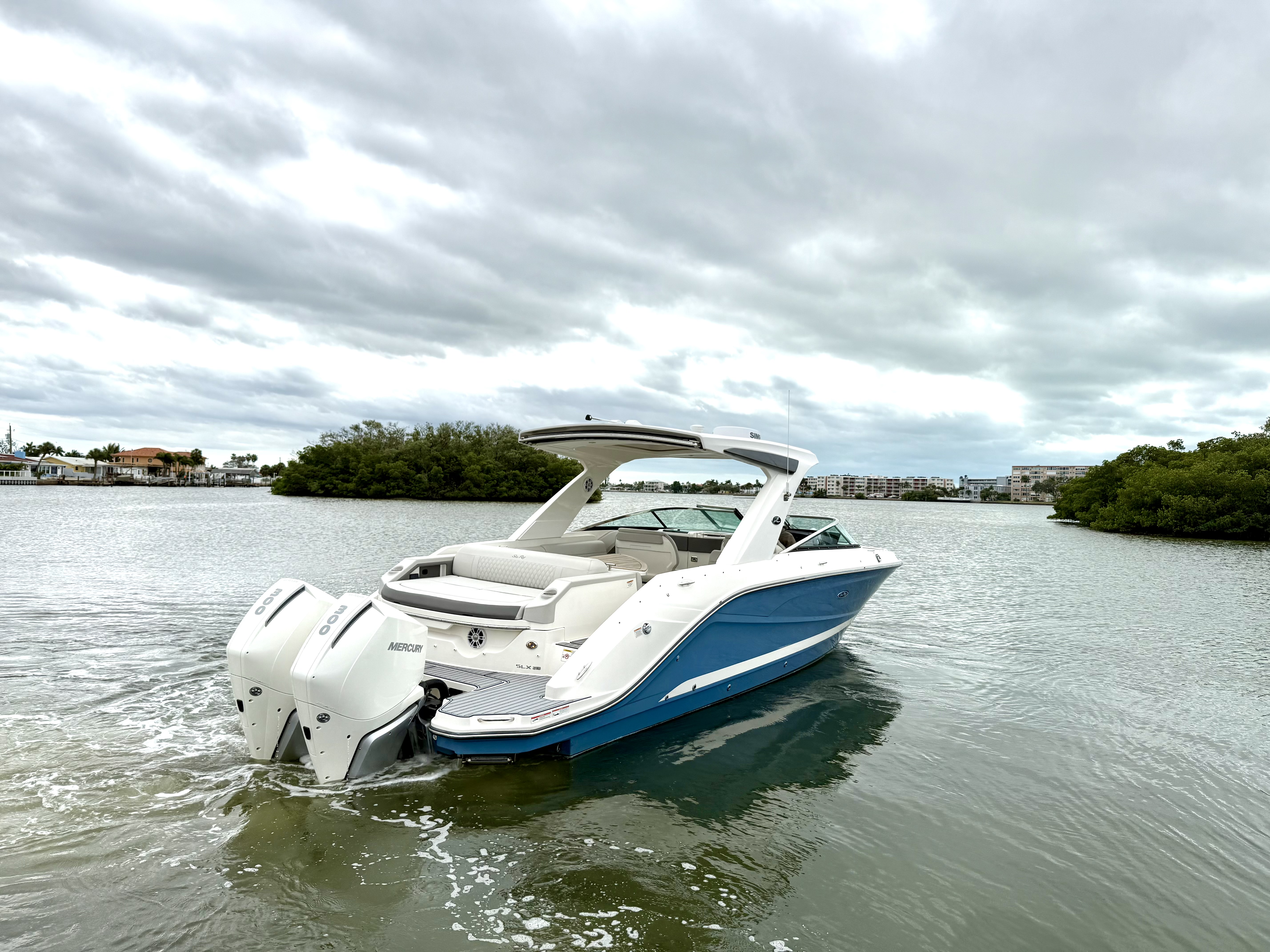 2021 Sea Ray SLX 310 OB Image Thumbnail #5