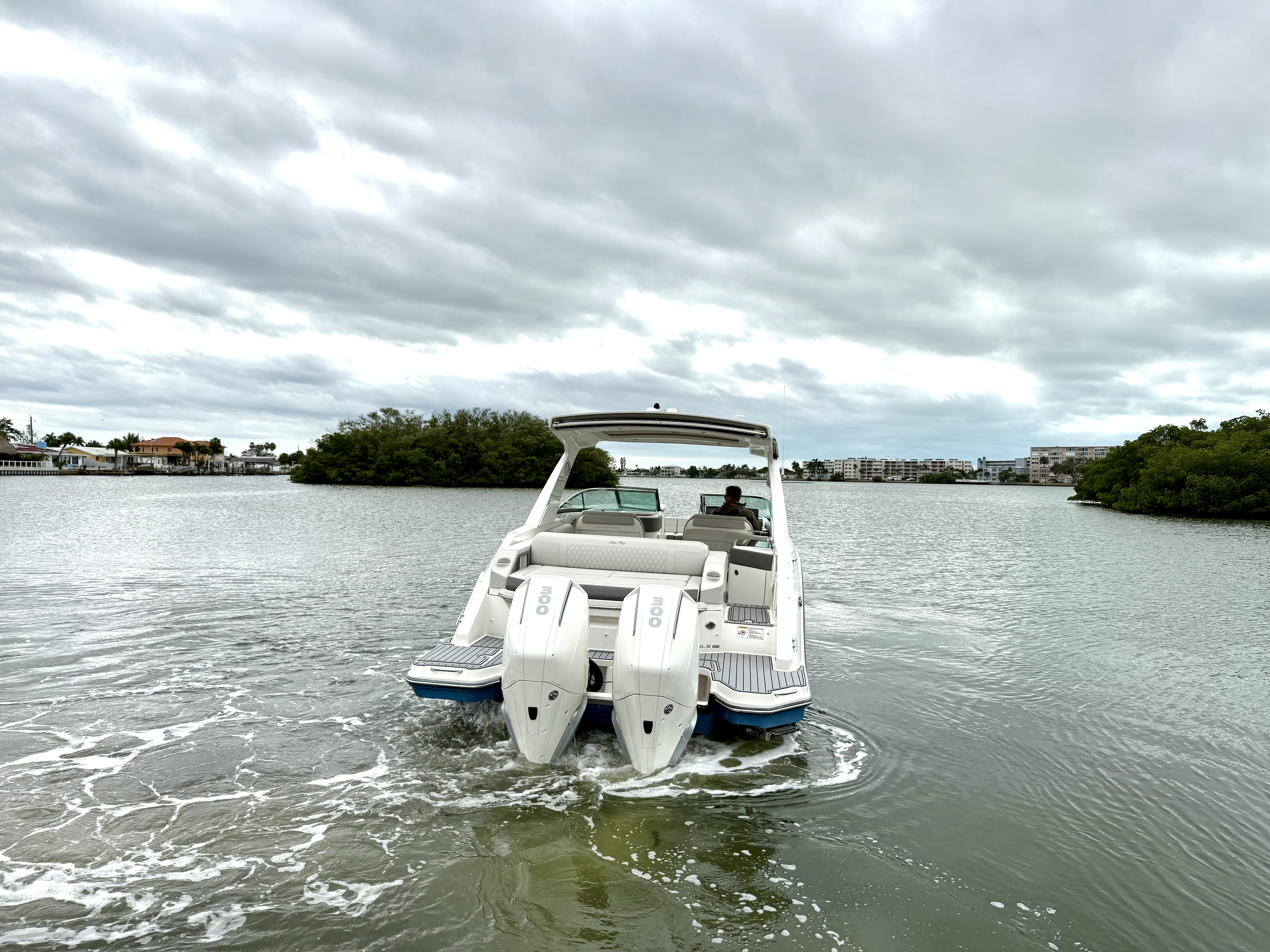 2021 Sea Ray SLX 310 OB Image Thumbnail #4