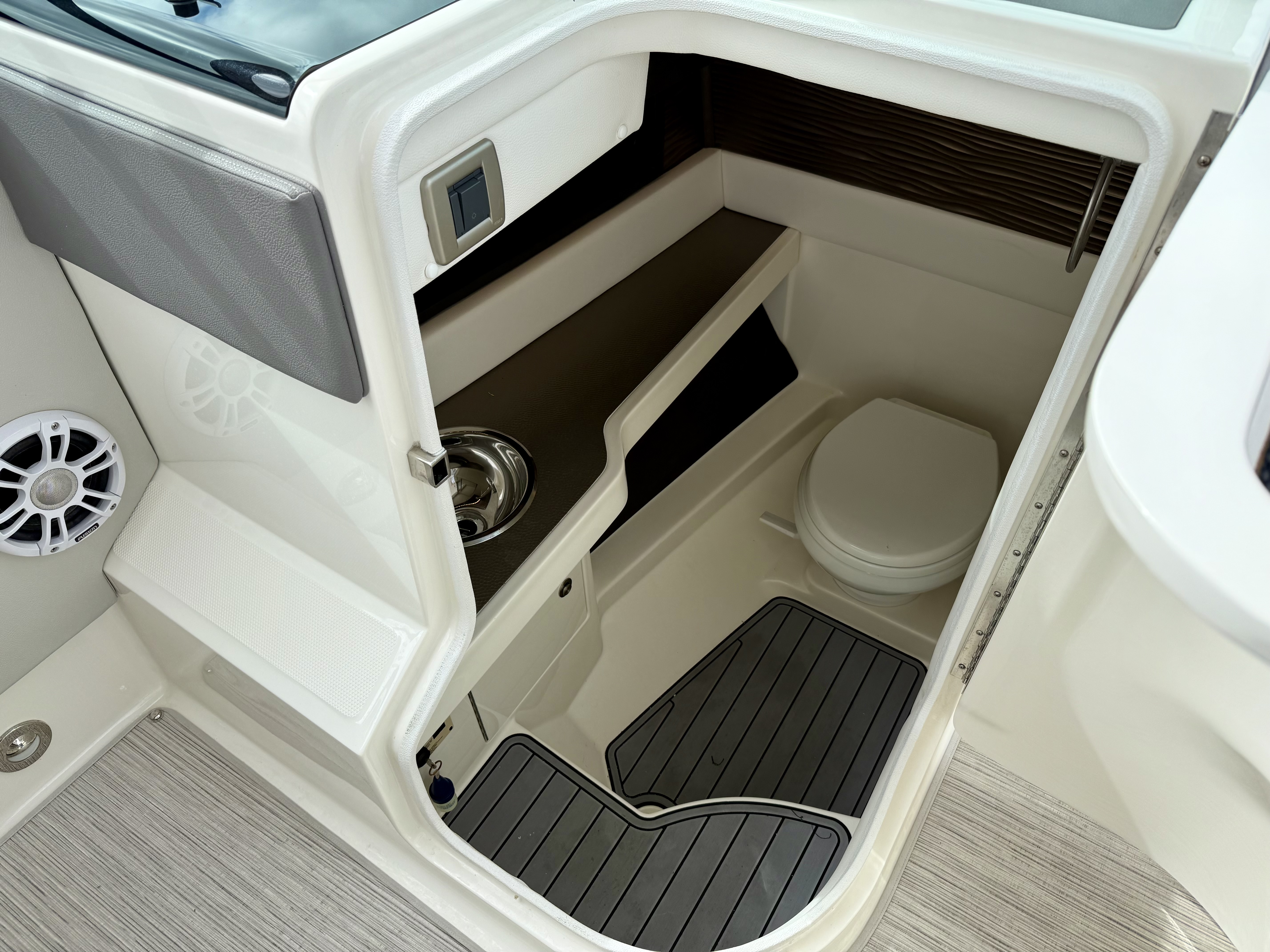 2021 Sea Ray SLX 310 OB Image Thumbnail #37