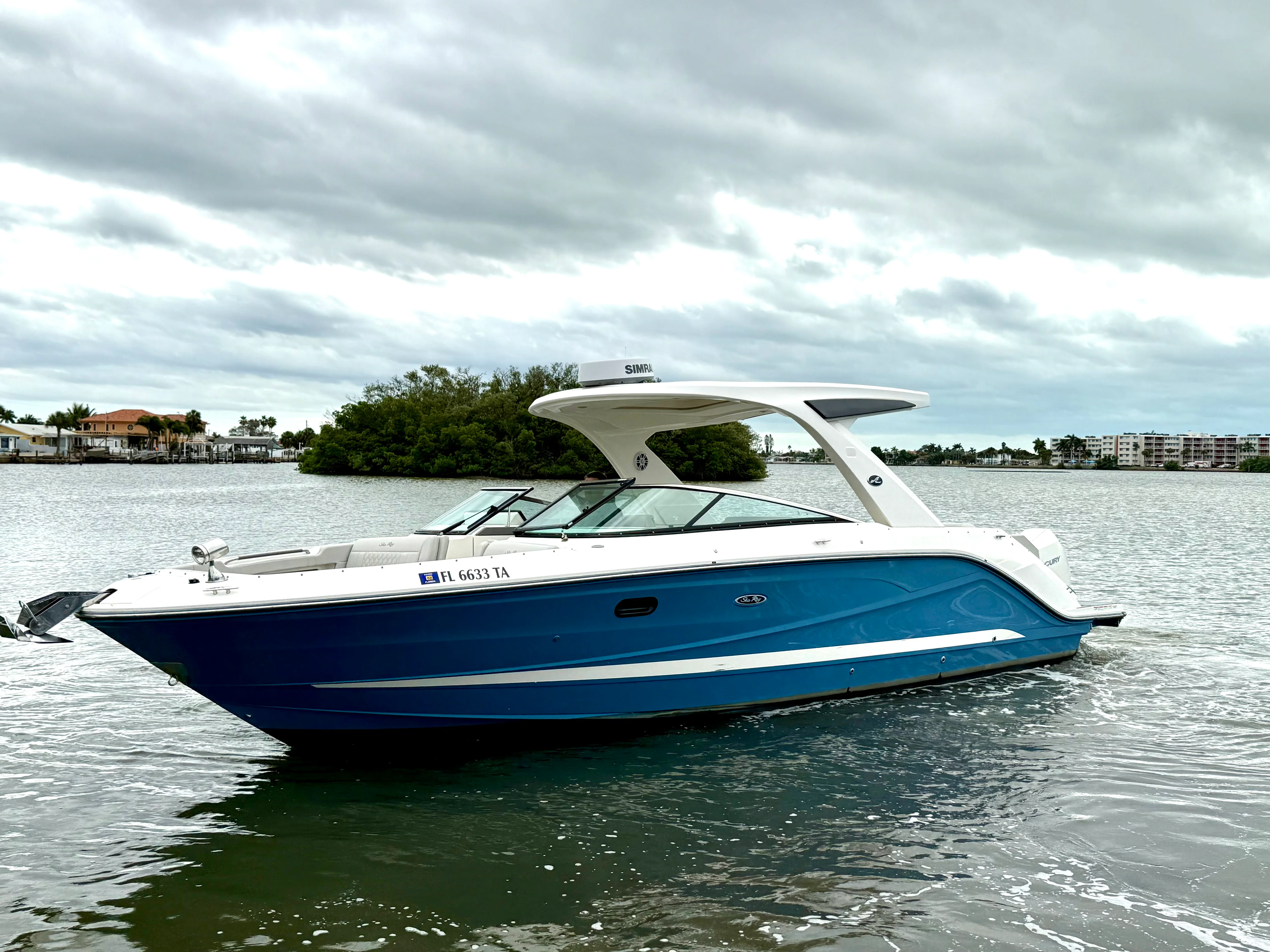 2021 Sea Ray SLX 310 OB Image Thumbnail #13