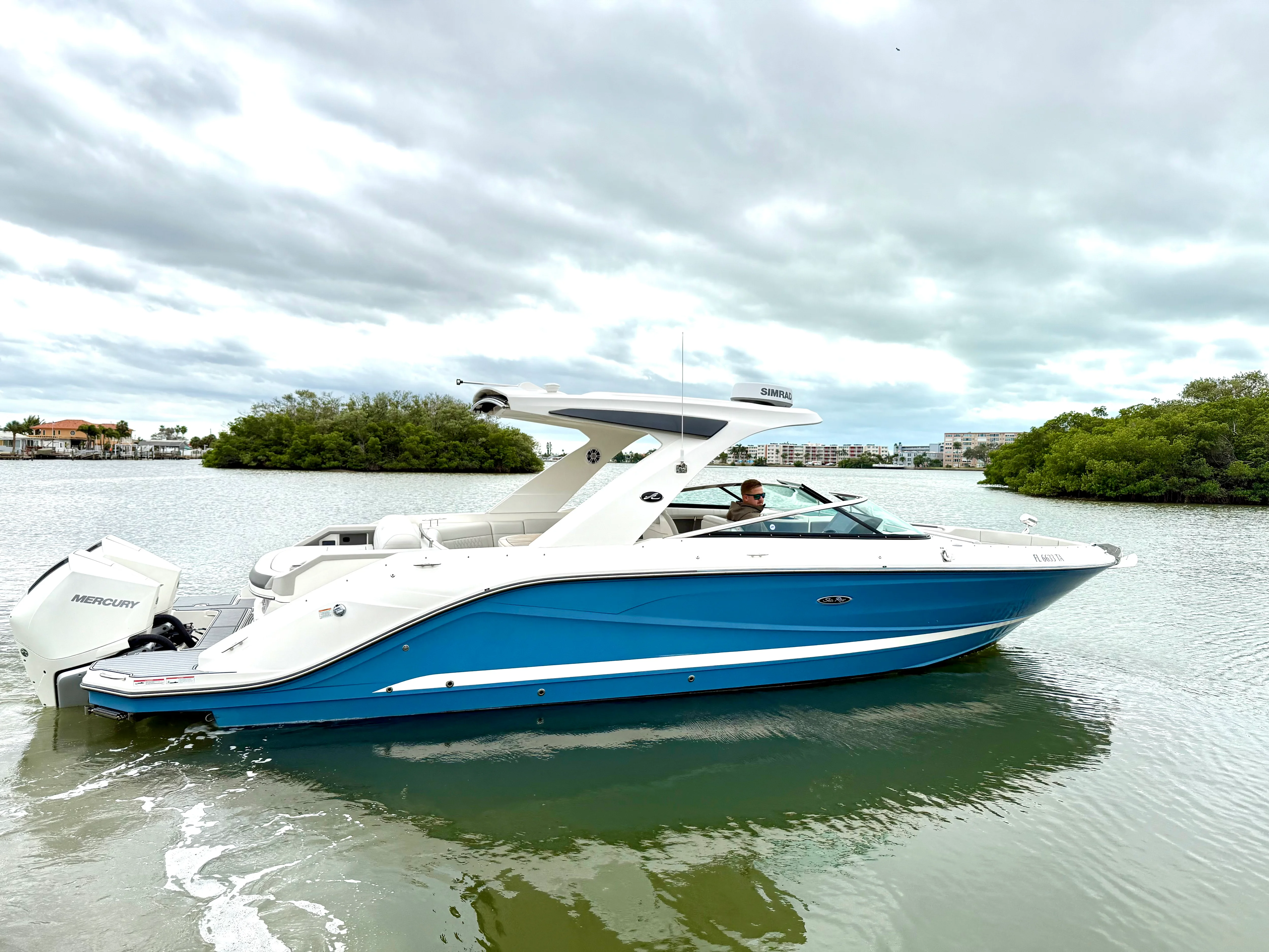 2021 Sea Ray SLX 310 OB Image Thumbnail #3