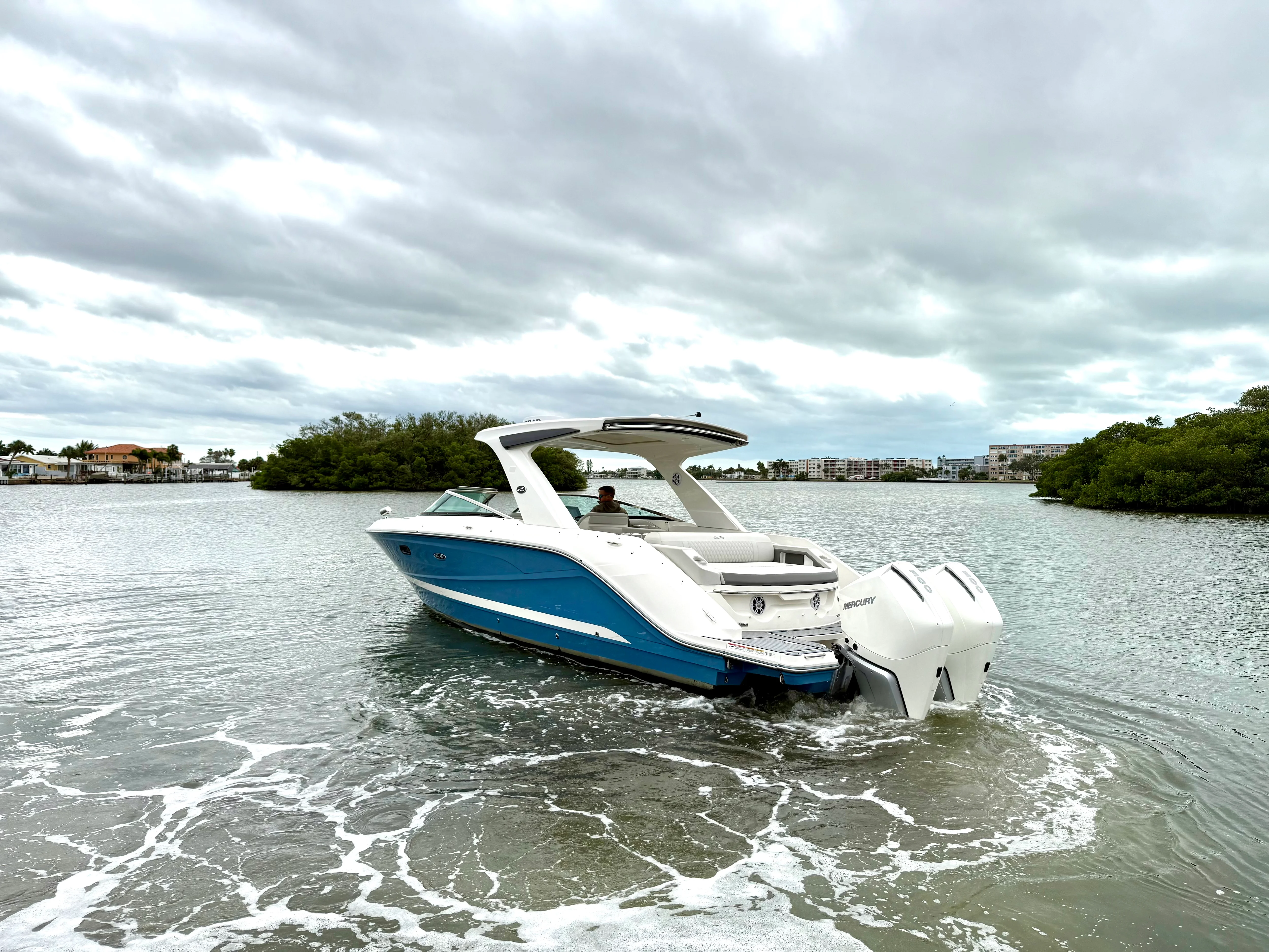 2021 Sea Ray SLX 310 OB Image Thumbnail #8