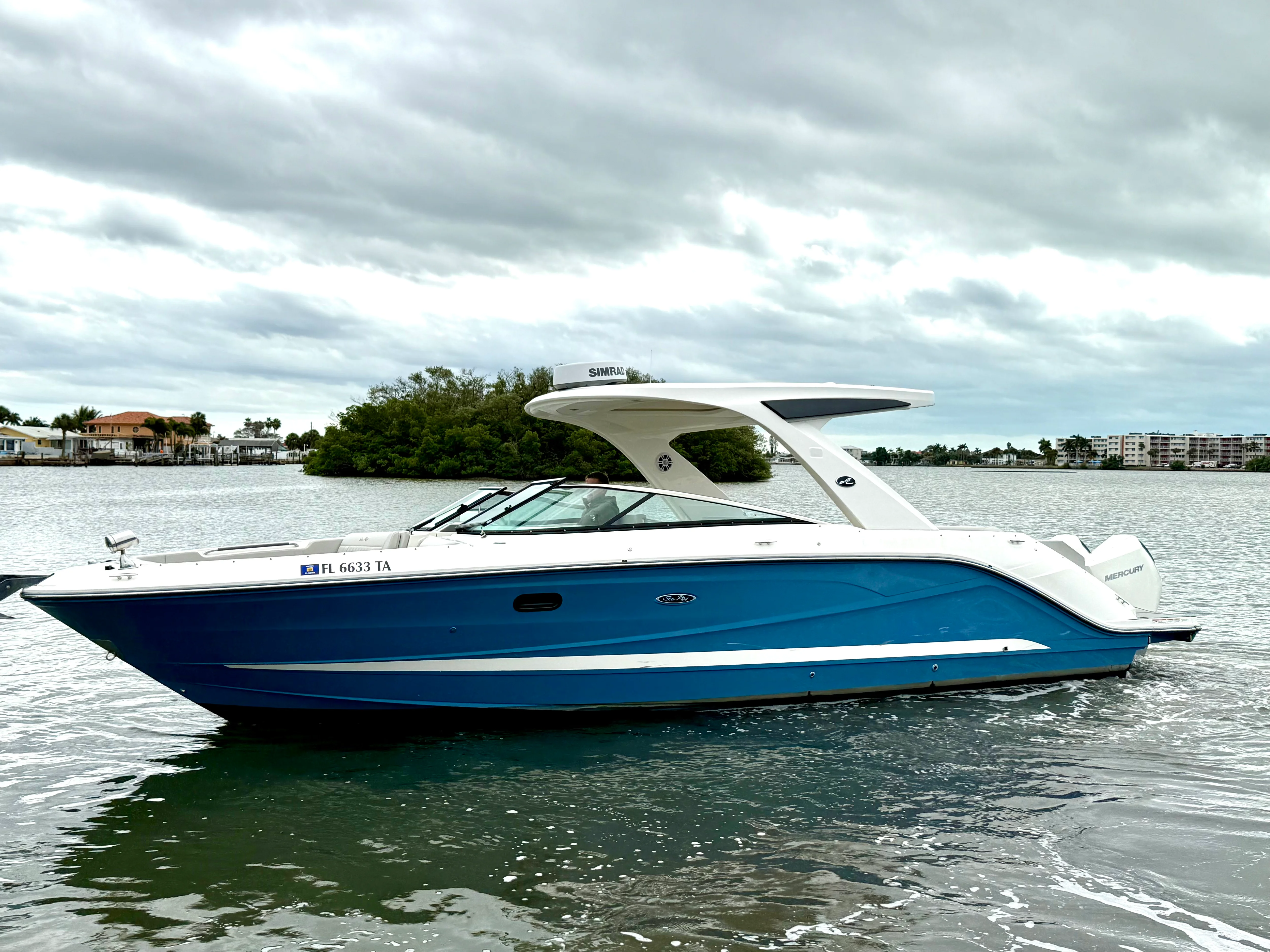 2021 Sea Ray SLX 310 OB Image Thumbnail #14