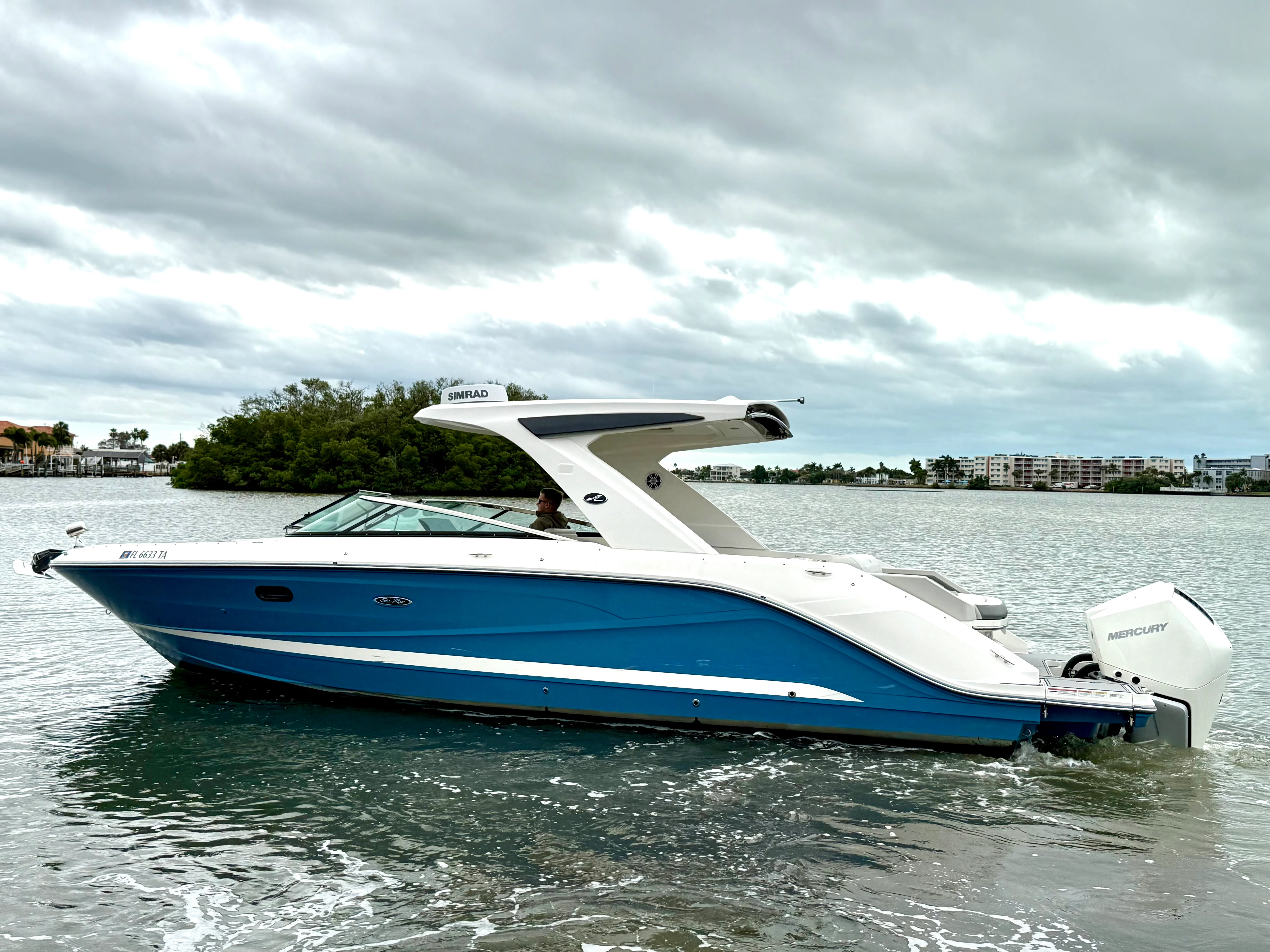 2021 Sea Ray SLX 310 OB Image Thumbnail #12