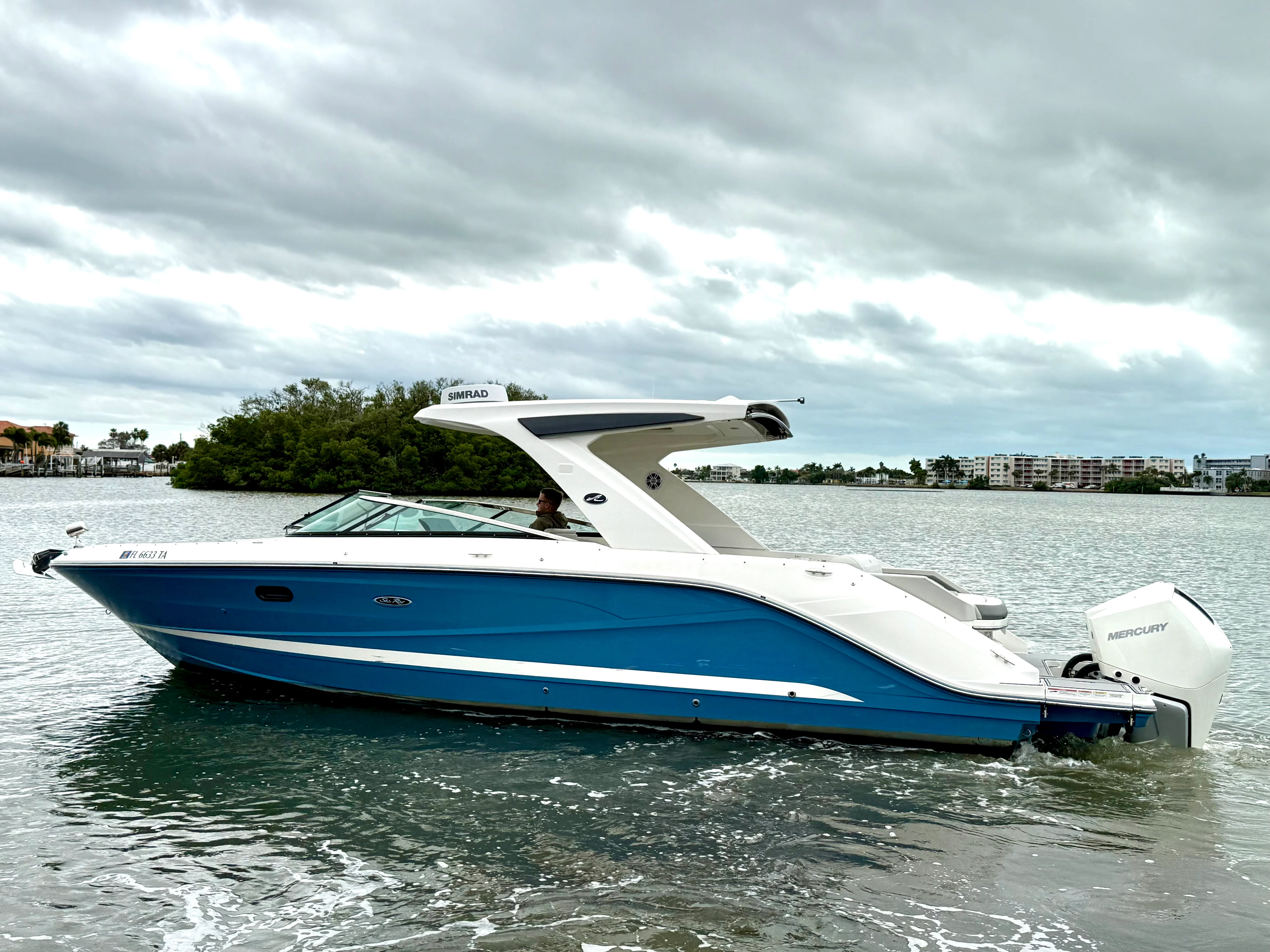 2021 Sea Ray SLX 310 OB Image Thumbnail #12