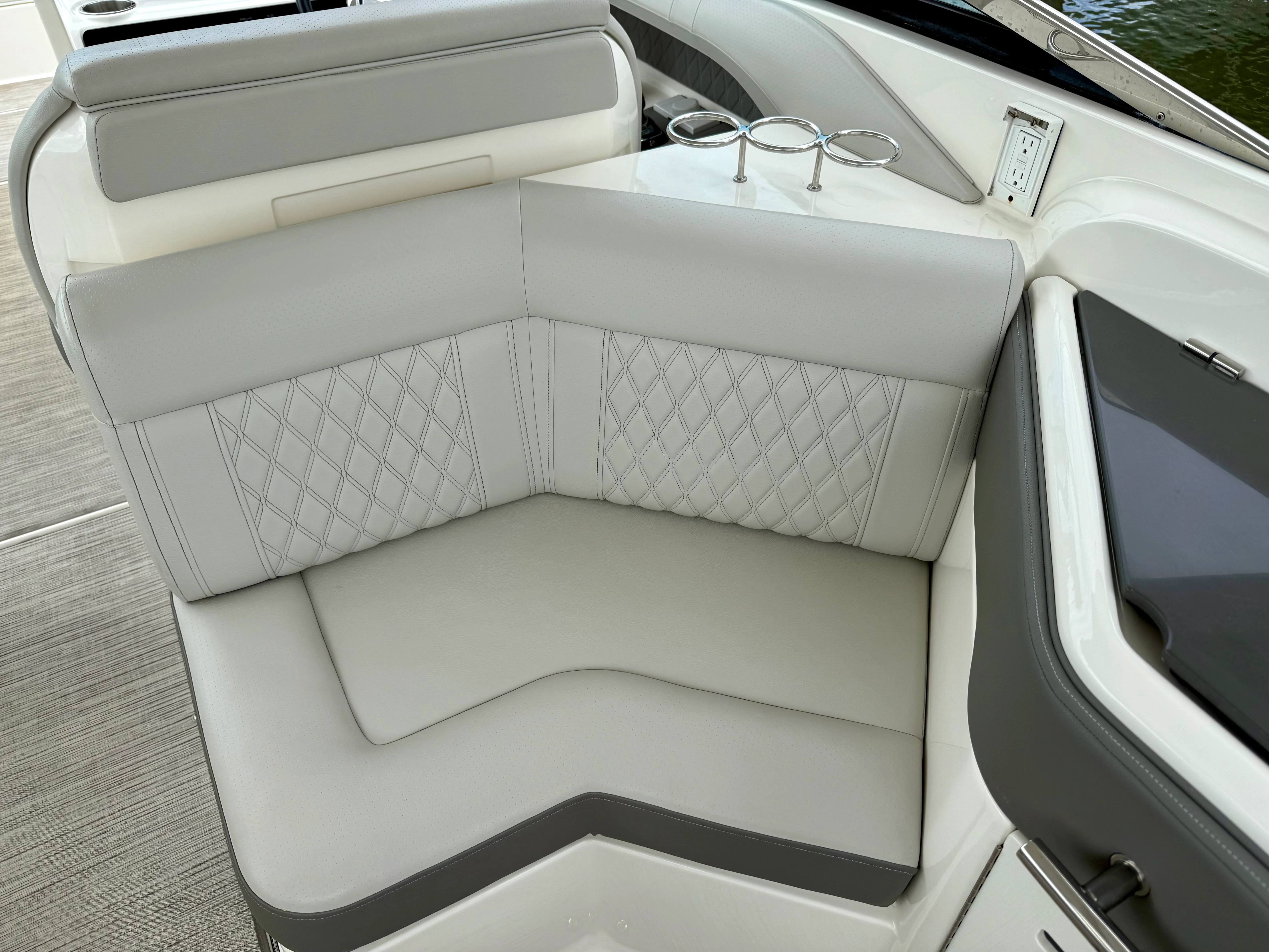 2021 Sea Ray SLX 310 OB Image Thumbnail #32